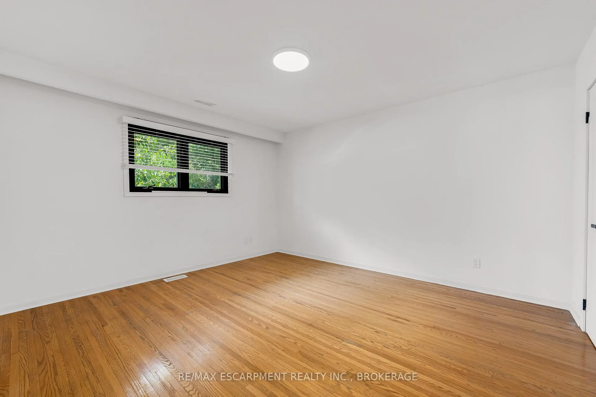 Photo 8 of 4252 William Street, Lincoln, Beamsville — HOMEH
