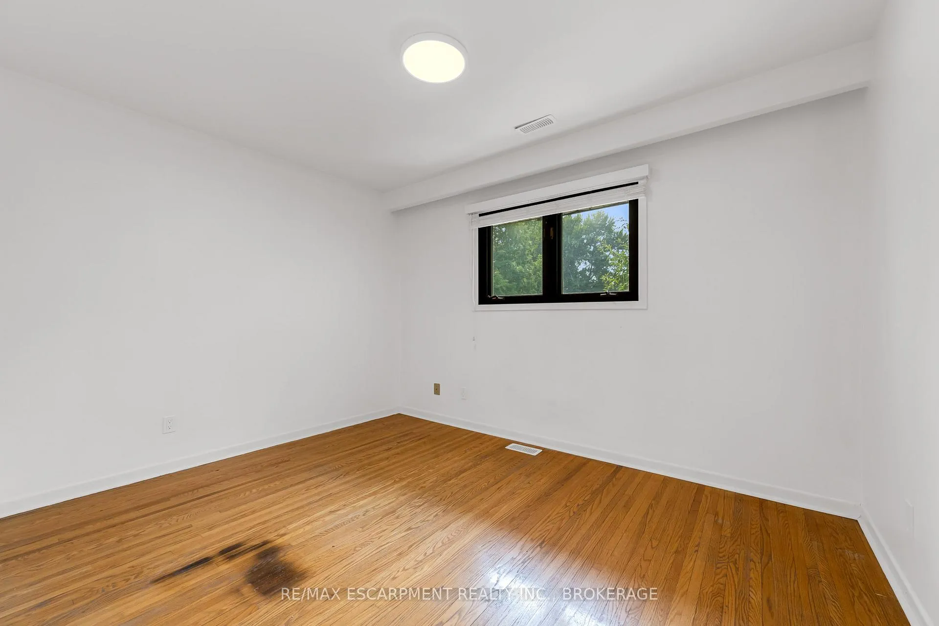 Photo 9 of 4252 William Street, Lincoln, Beamsville — HOMEH