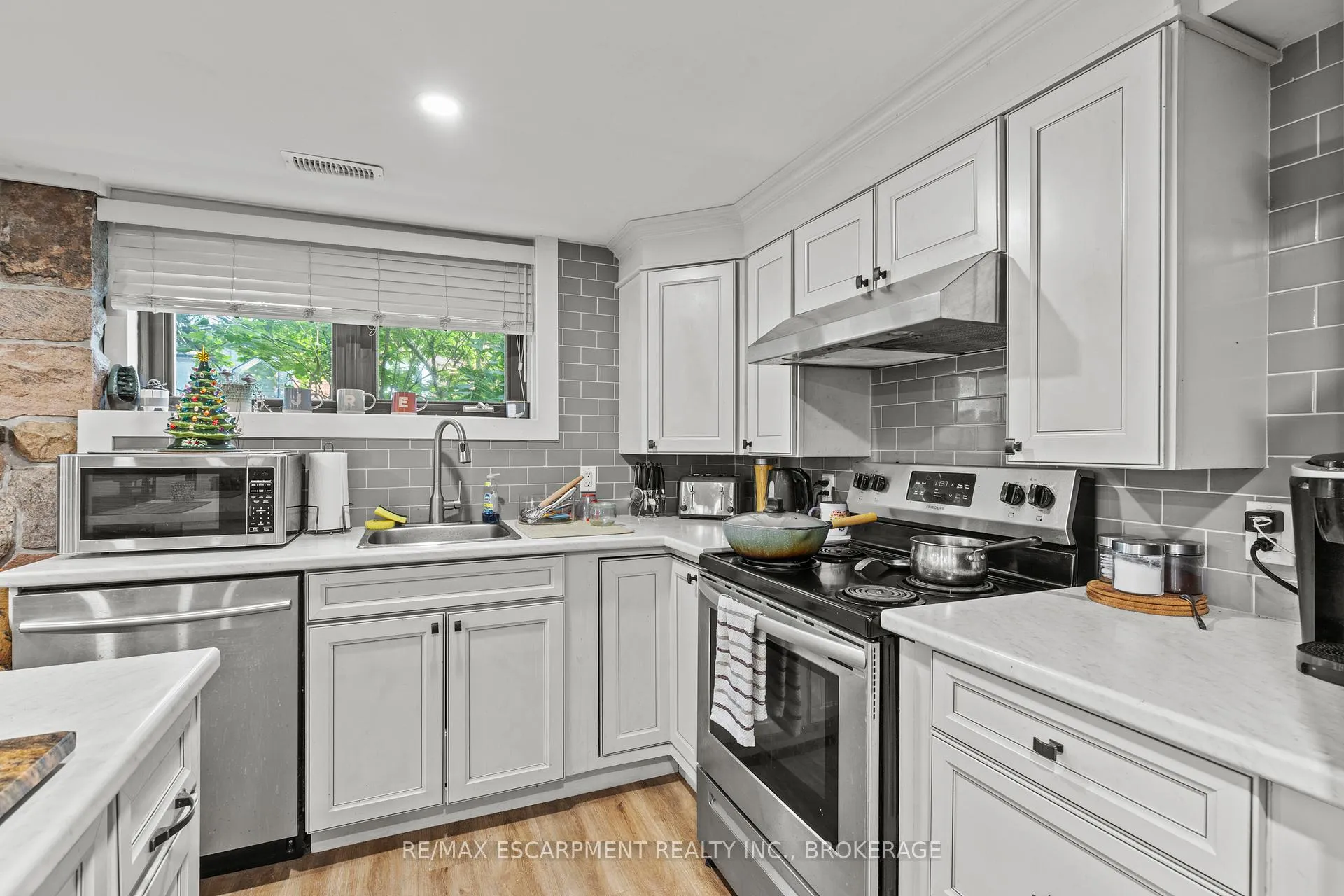Photo 16 of 4252 William Street, Lincoln, Beamsville — HOMEH