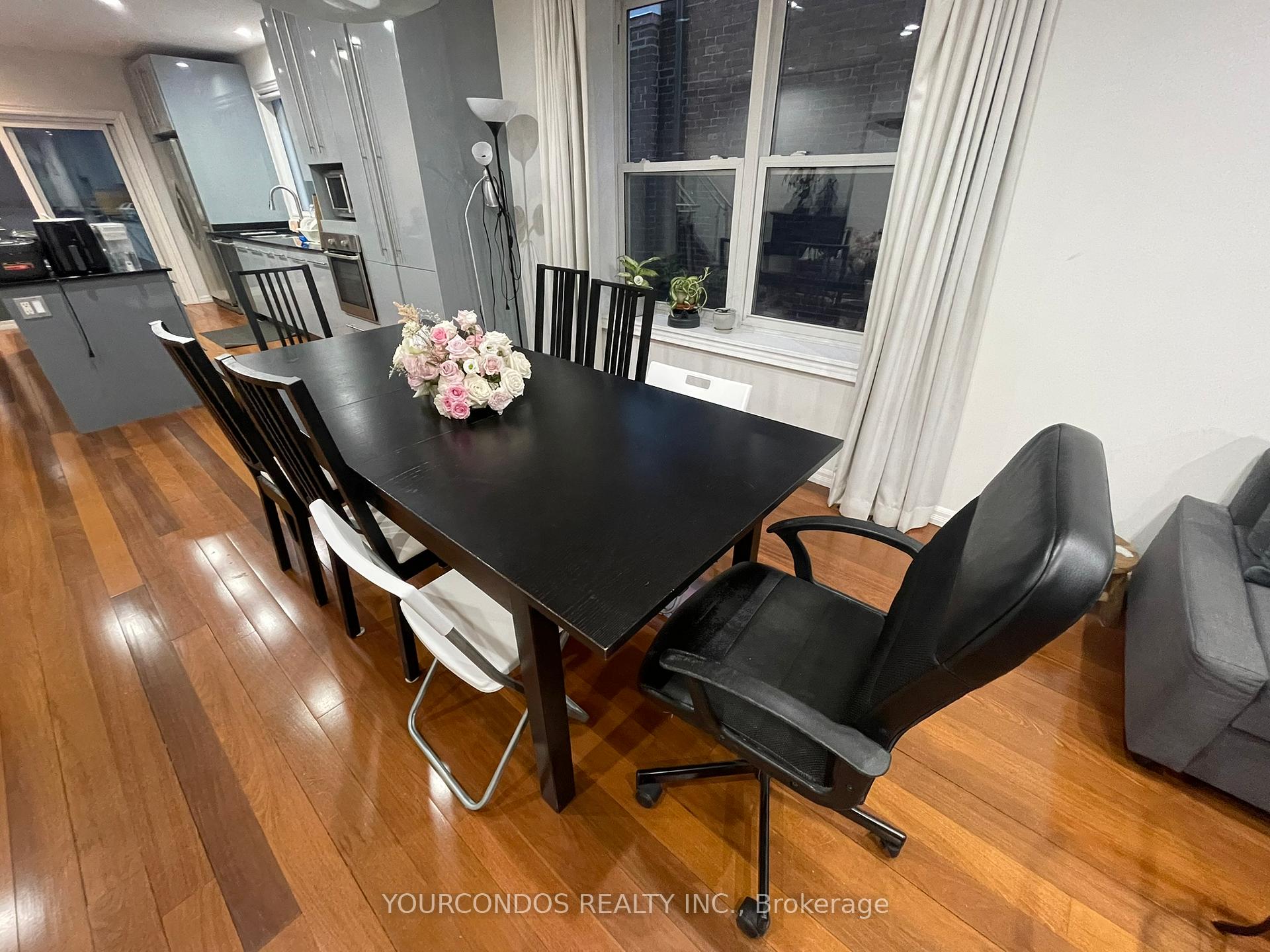 Photo 5 of Unit Upper B, 193 Brunswick Avenue, Toronto, University — HOMEH