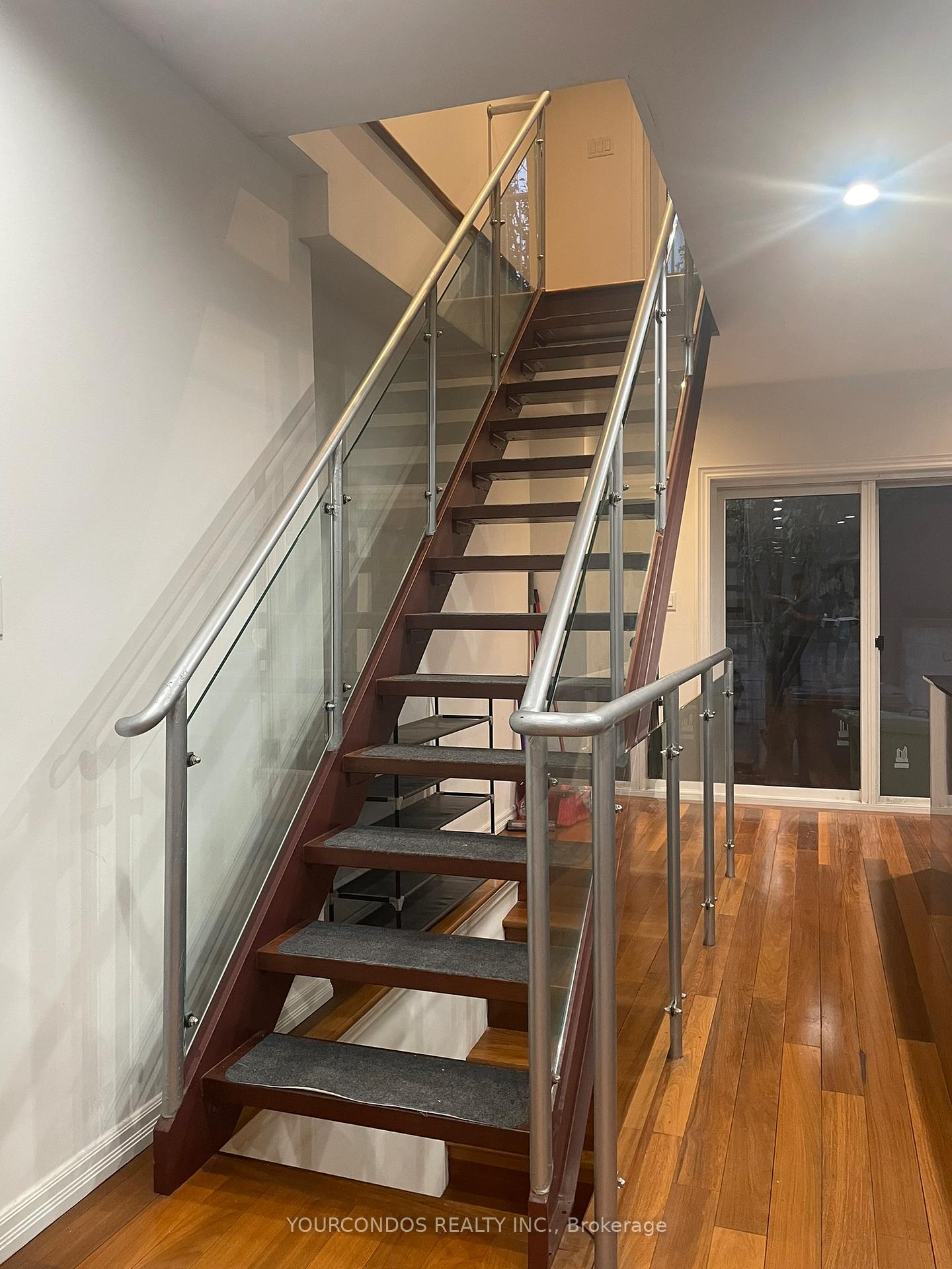 Photo 12 of Unit Upper B, 193 Brunswick Avenue, Toronto, University — HOMEH