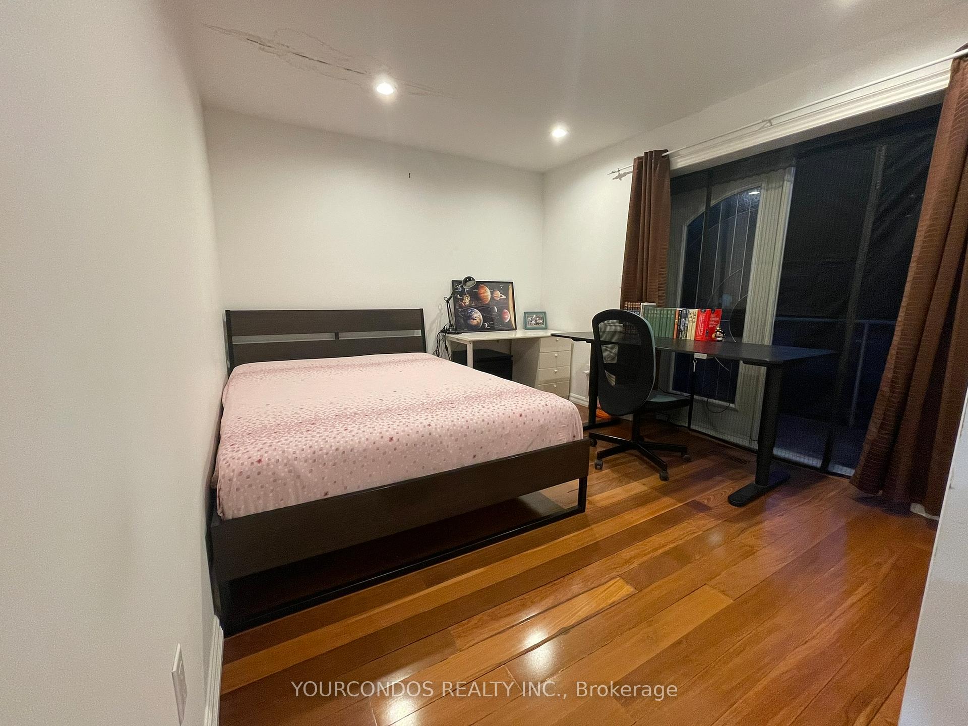 Photo 18 of Unit Upper B, 193 Brunswick Avenue, Toronto, University — HOMEH