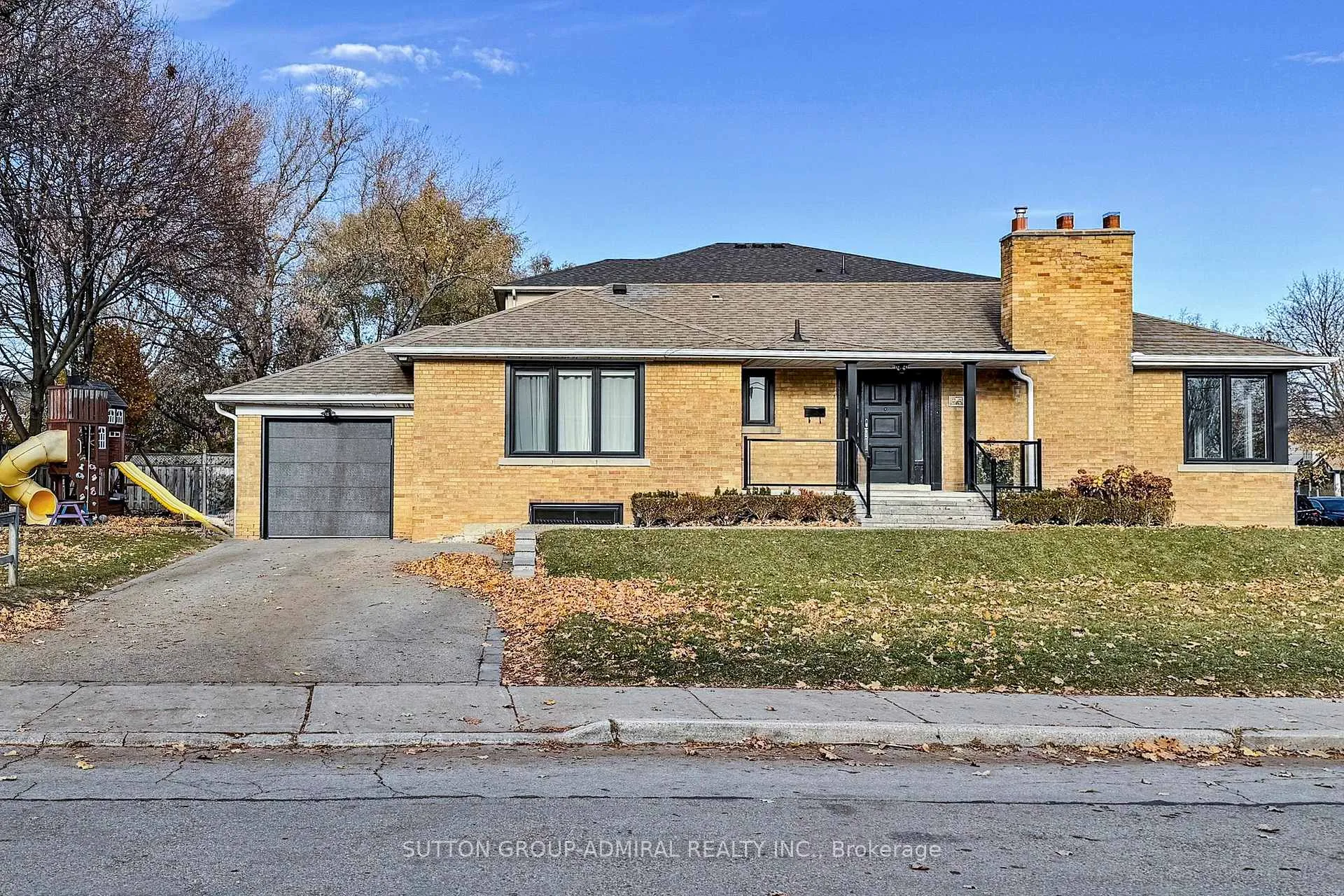 Photo 2 of 66 Brucewood Crescent, Toronto, Englemount-Lawrence — HOMEH