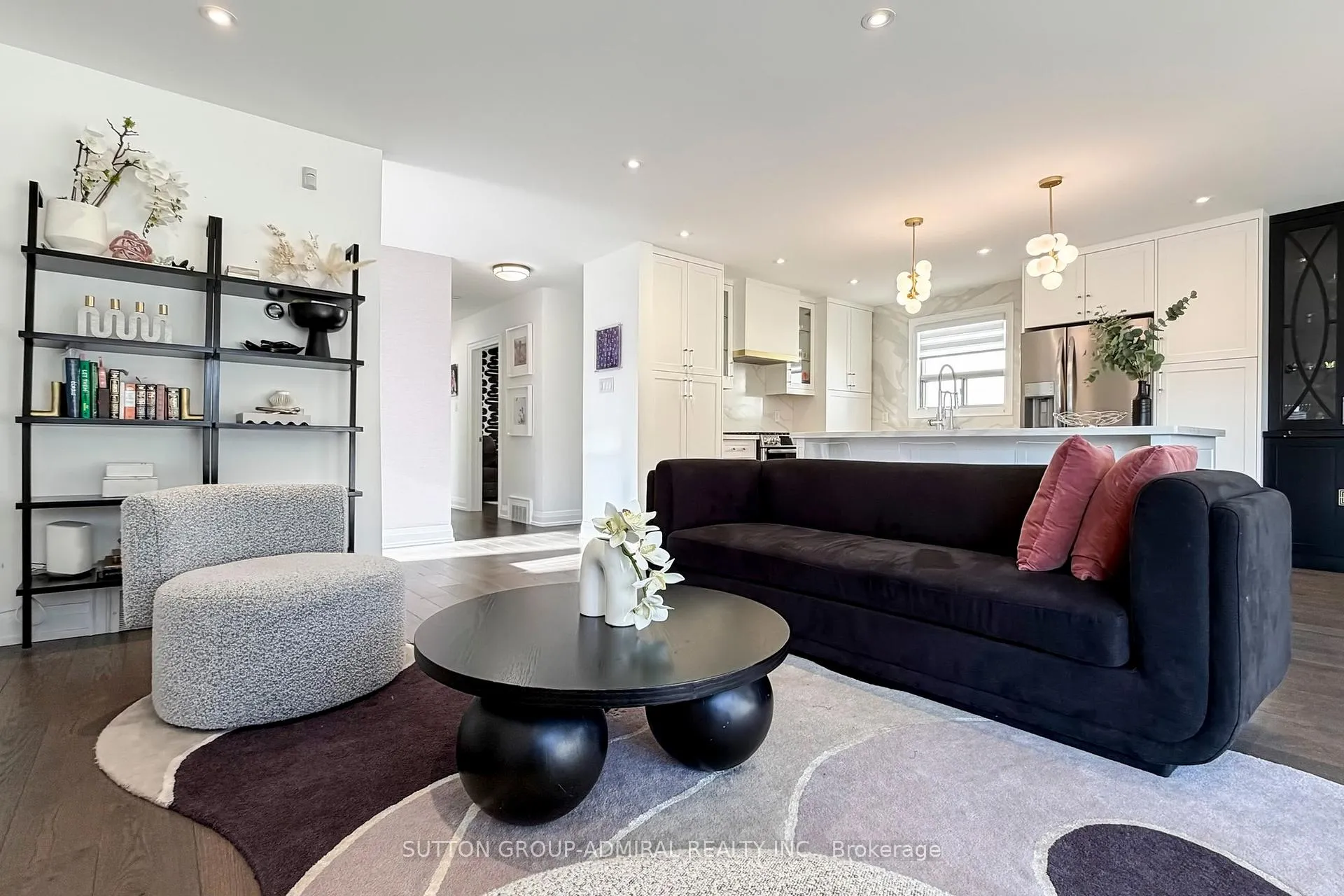 Photo 8 of 66 Brucewood Crescent, Toronto, Englemount-Lawrence — HOMEH