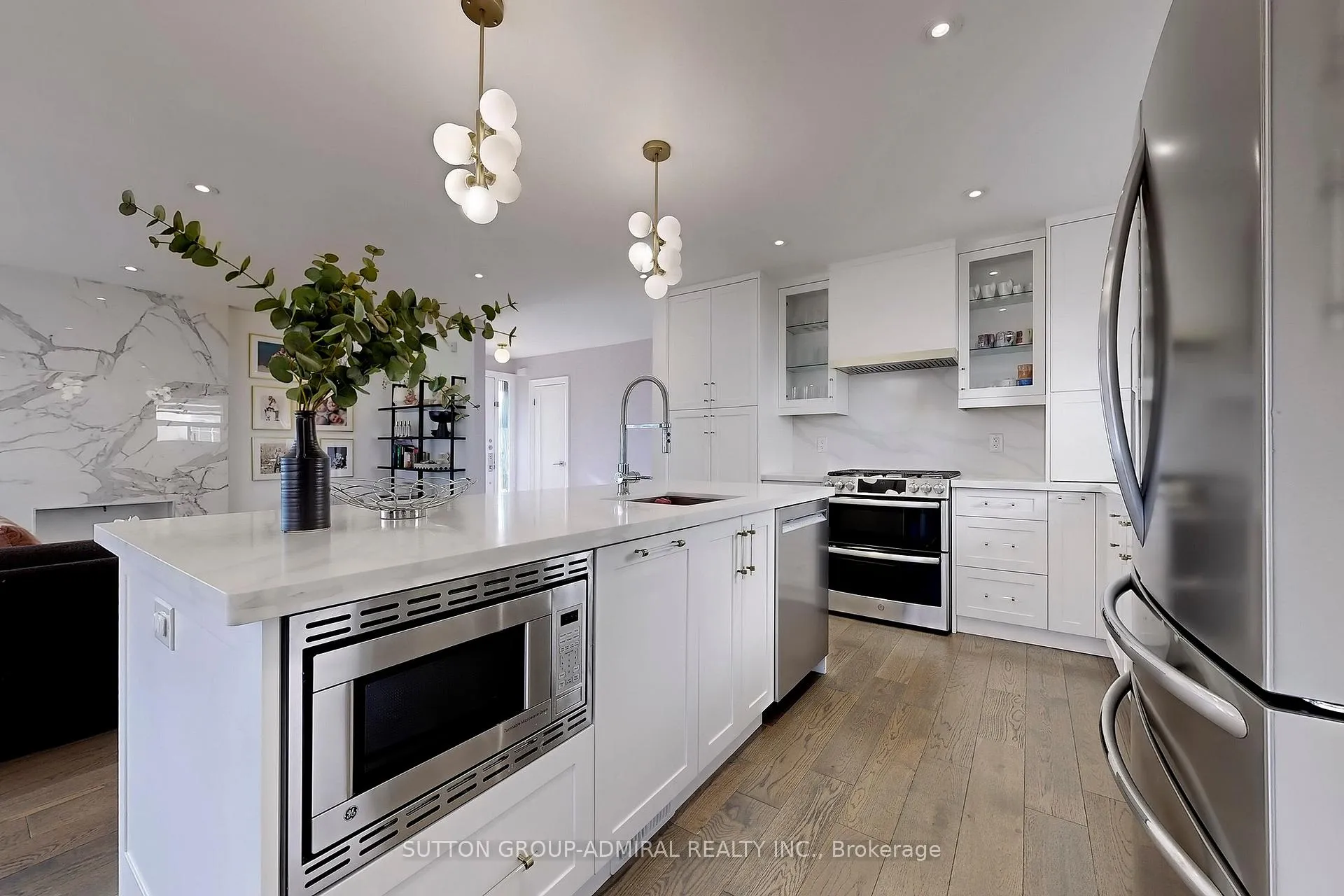 Photo 10 of 66 Brucewood Crescent, Toronto, Englemount-Lawrence — HOMEH