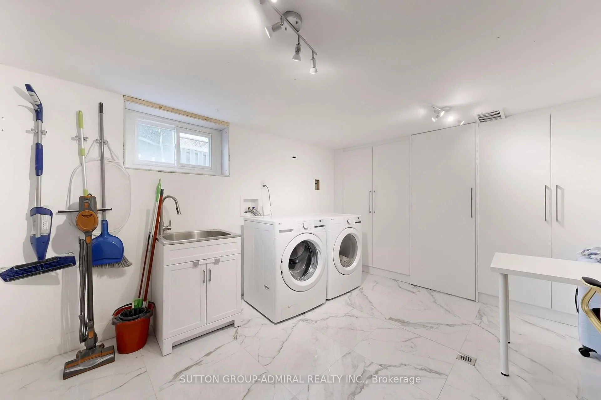 Photo 37 of 66 Brucewood Crescent, Toronto, Englemount-Lawrence — HOMEH