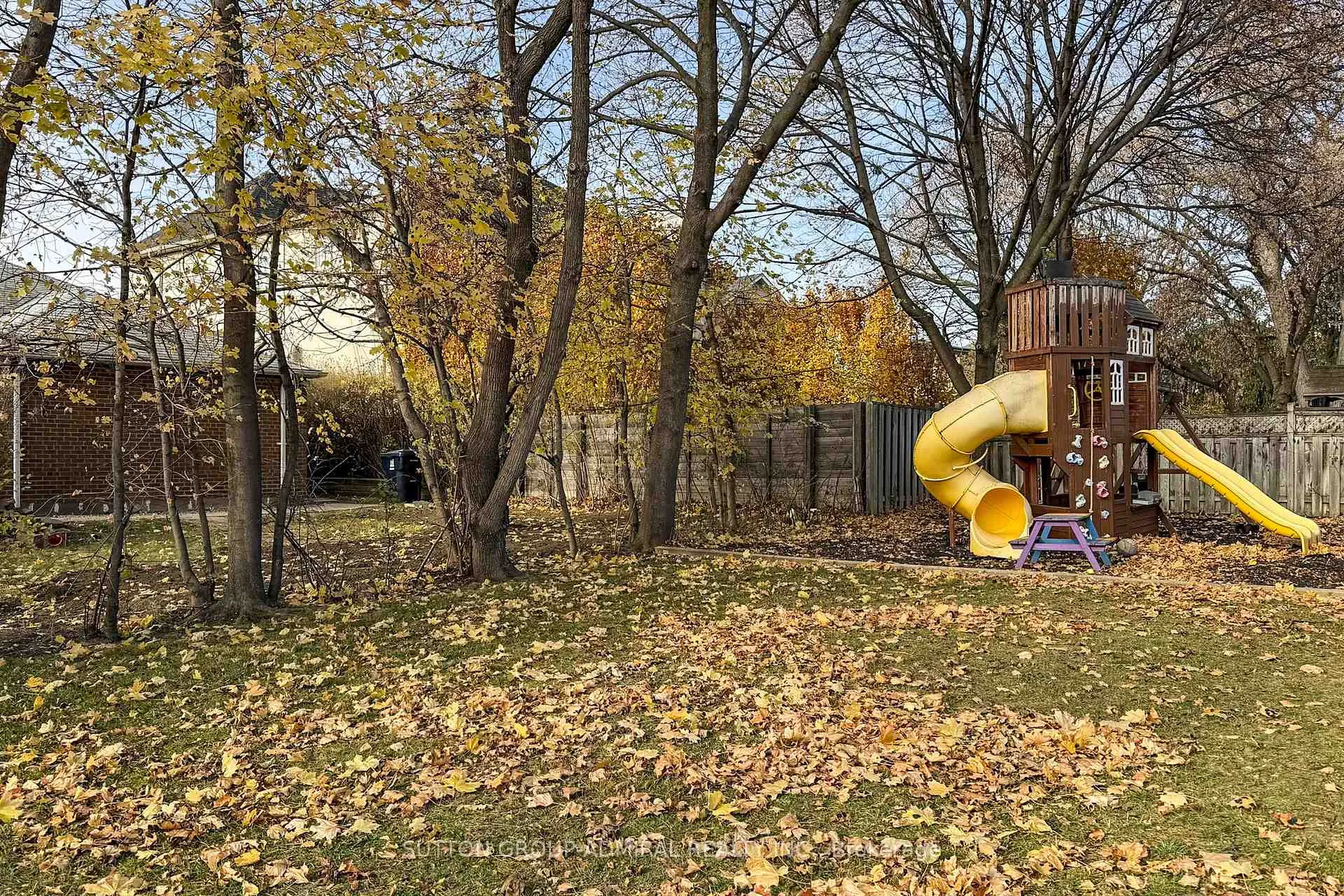 Photo 43 of 66 Brucewood Crescent, Toronto, Englemount-Lawrence — HOMEH