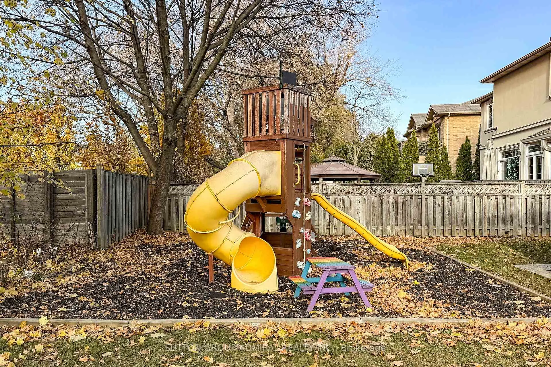 Photo 44 of 66 Brucewood Crescent, Toronto, Englemount-Lawrence — HOMEH