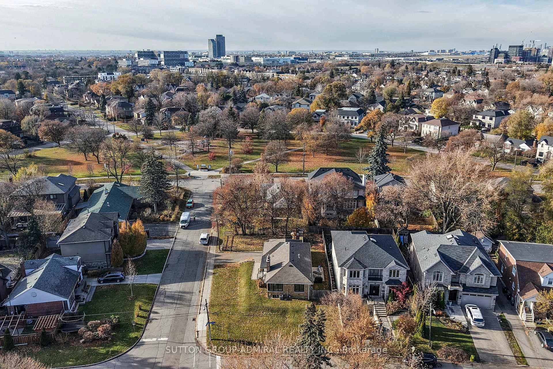 Photo 47 of 66 Brucewood Crescent, Toronto, Englemount-Lawrence — HOMEH