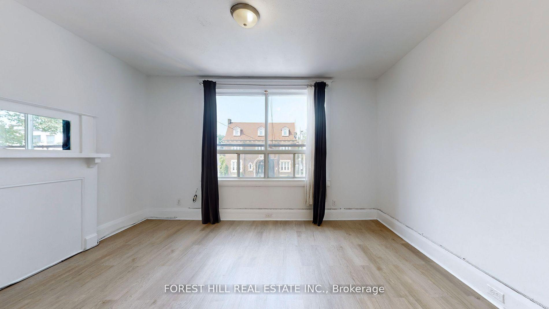 Photo 3 of Unit Upper 1, 645 St Clair Avenue W, Toronto, Wychwood — HOMEH