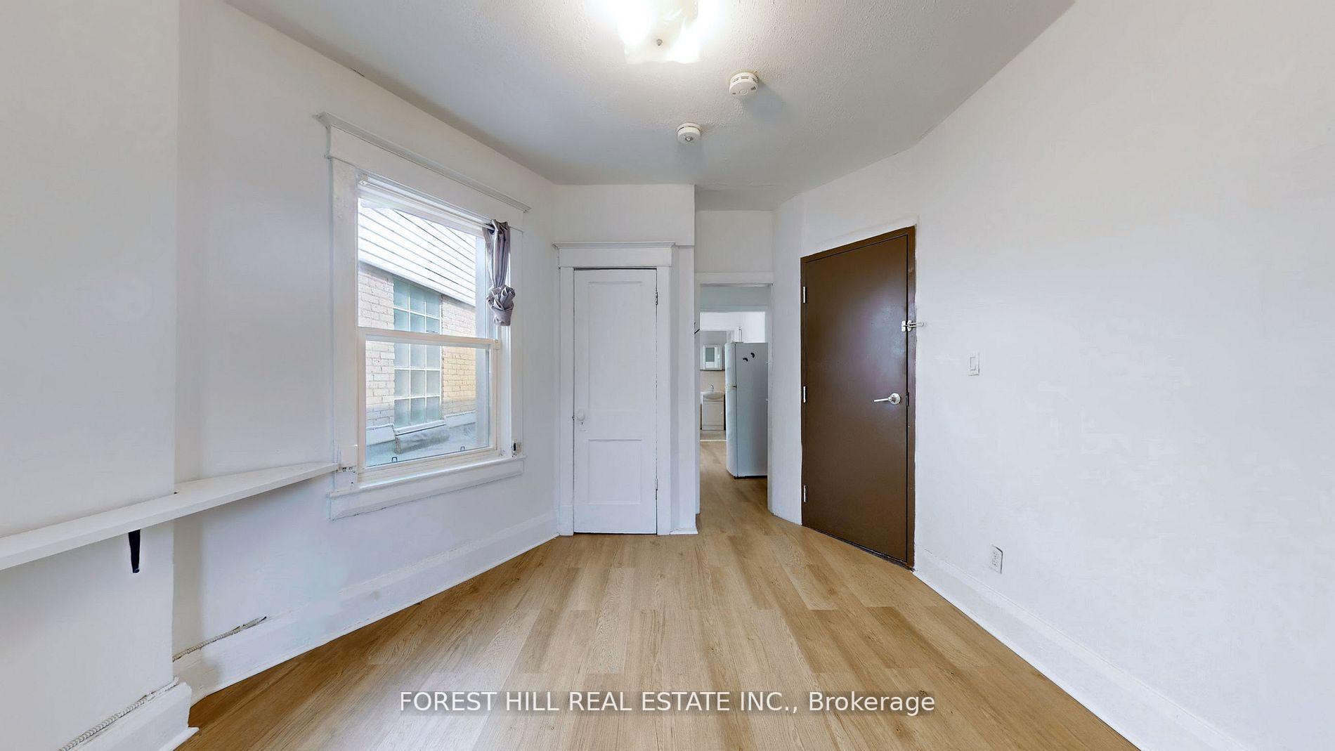 Photo 11 of Unit Upper 1, 645 St Clair Avenue W, Toronto, Wychwood — HOMEH