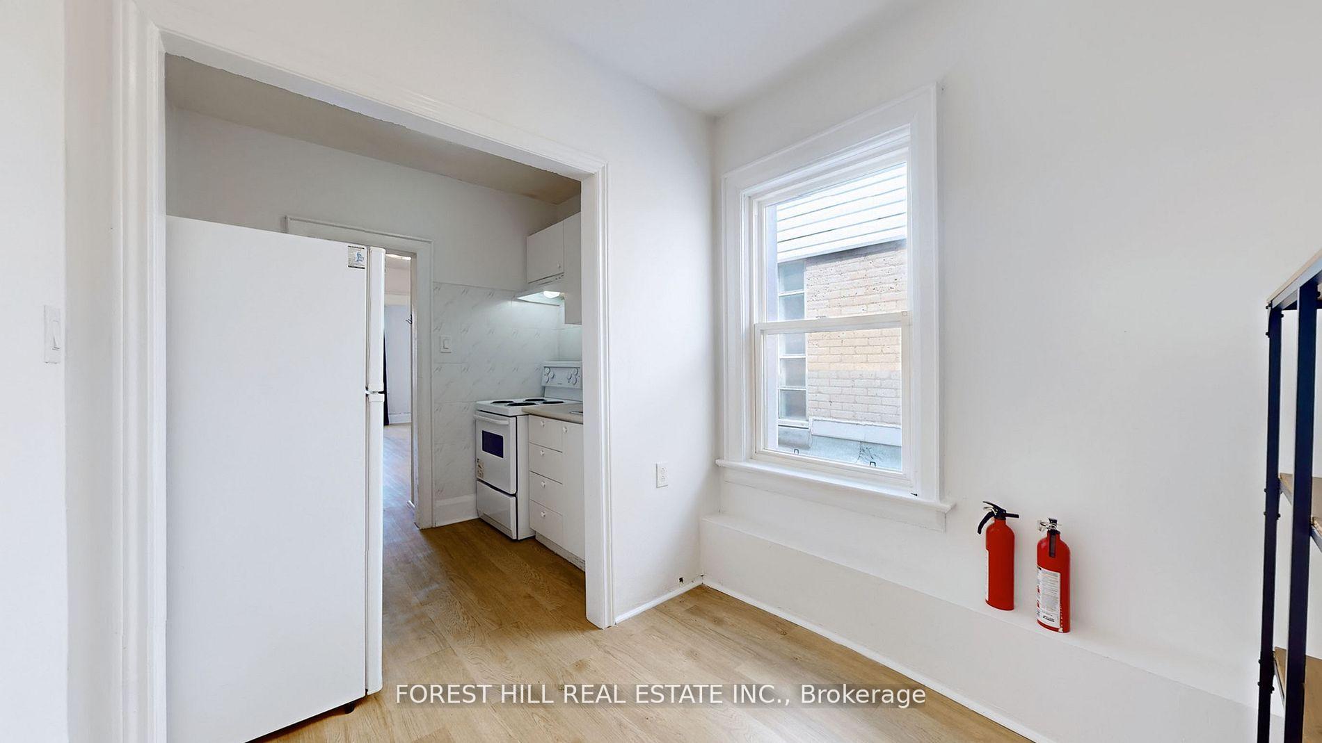 Photo 16 of Unit Upper 1, 645 St Clair Avenue W, Toronto, Wychwood — HOMEH
