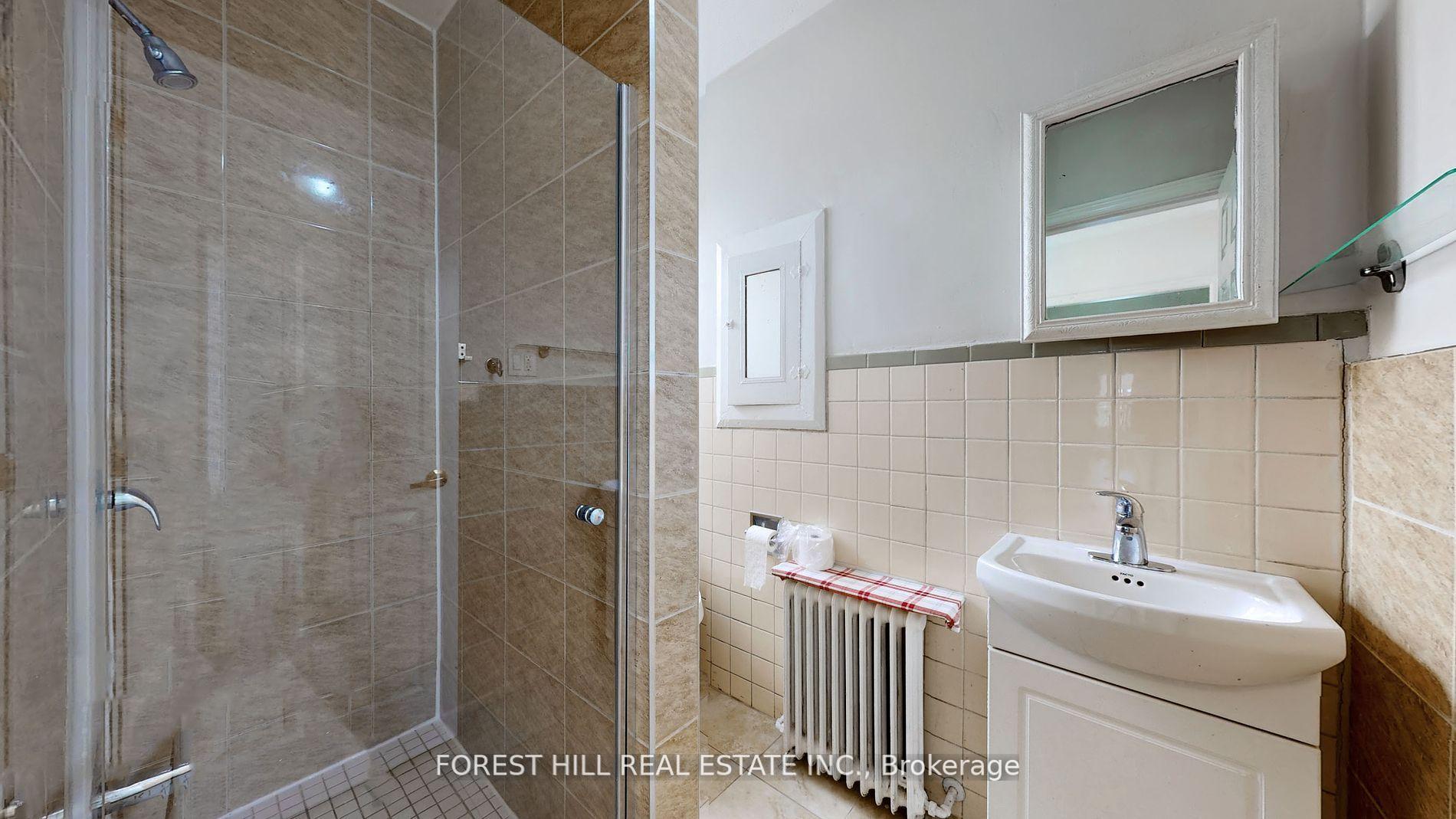 Photo 19 of Unit Upper 1, 645 St Clair Avenue W, Toronto, Wychwood — HOMEH