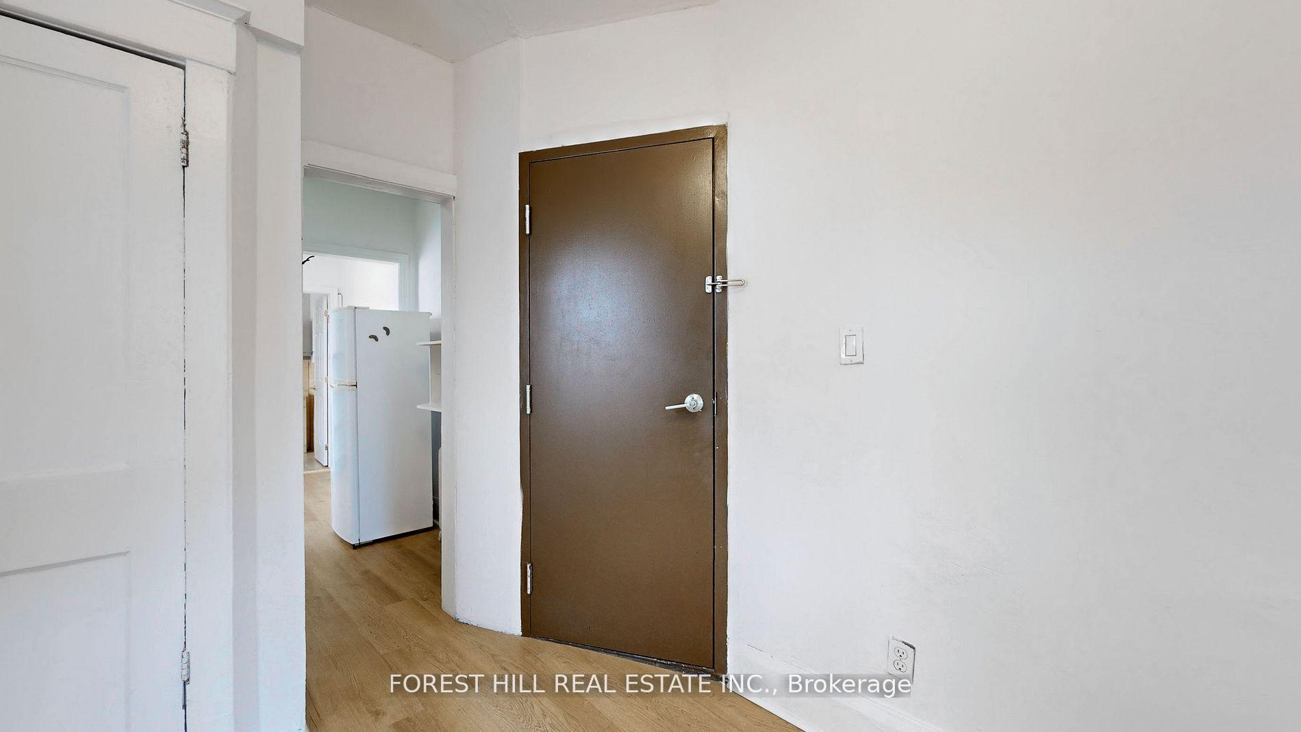 Photo 20 of Unit Upper 1, 645 St Clair Avenue W, Toronto, Wychwood — HOMEH