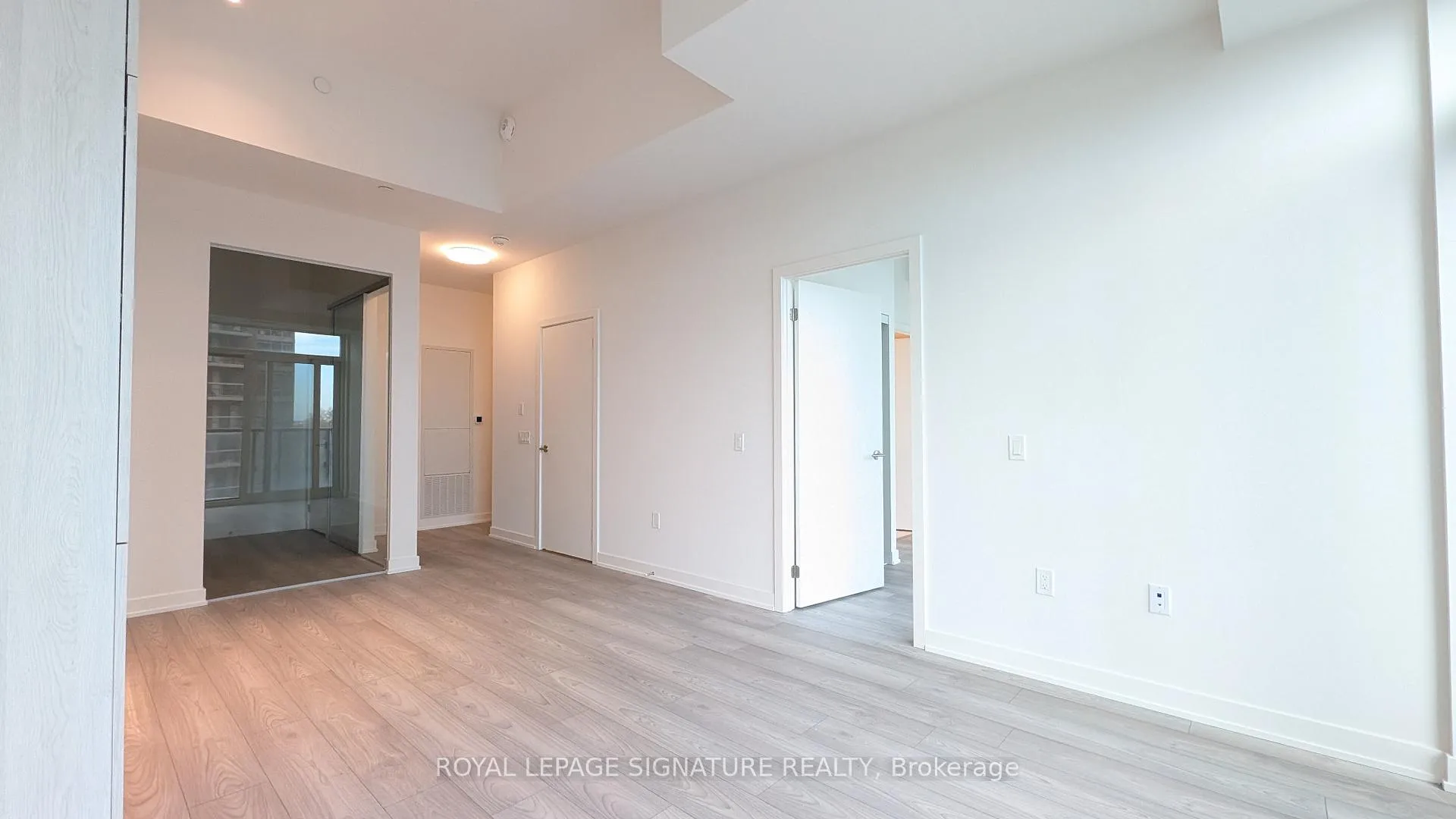 Photo 5 of Unit 605, 120 Broadway Avenue, Toronto, Mount Pleasant West — HOMEH