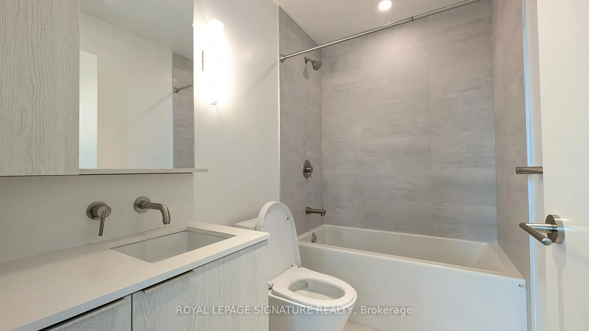 Photo 15 of Unit 605, 120 Broadway Avenue, Toronto, Mount Pleasant West — HOMEH
