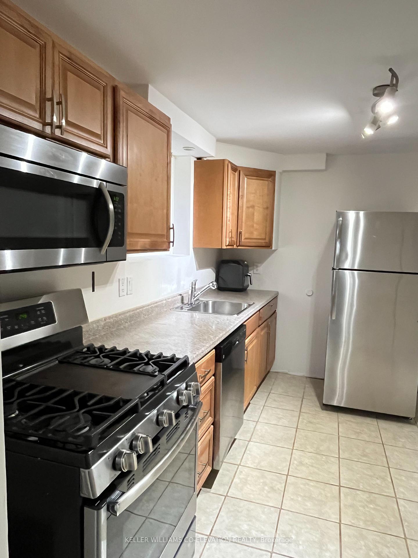 Photo 2 of Unit Unit 2, 550 Atlas Avenue, Toronto, Oakwood Village — HOMEH