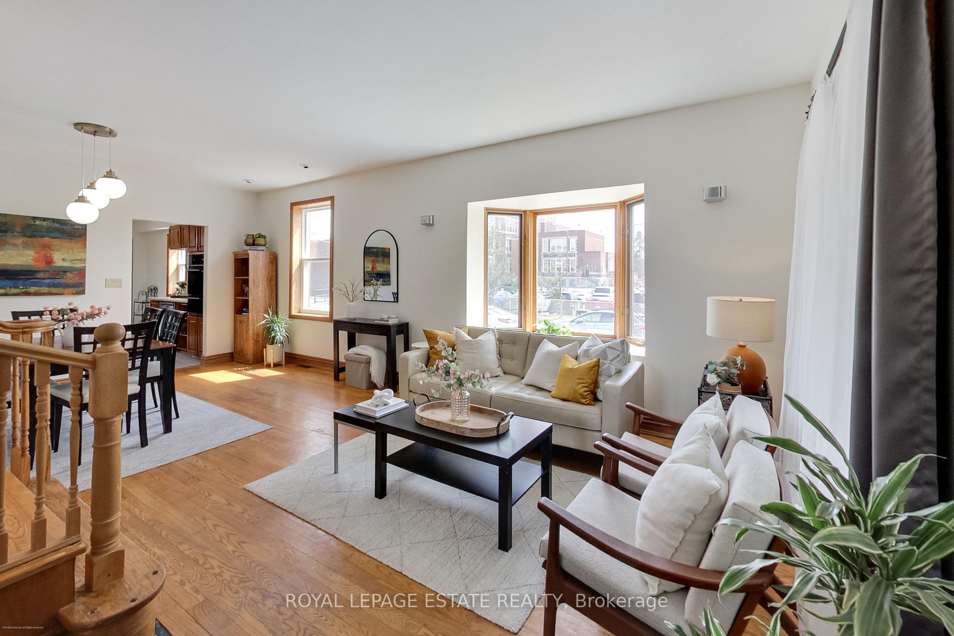 Photo 2 of 1 King Edward Avenue, Toronto, Woodbine-Lumsden — HOMEH
