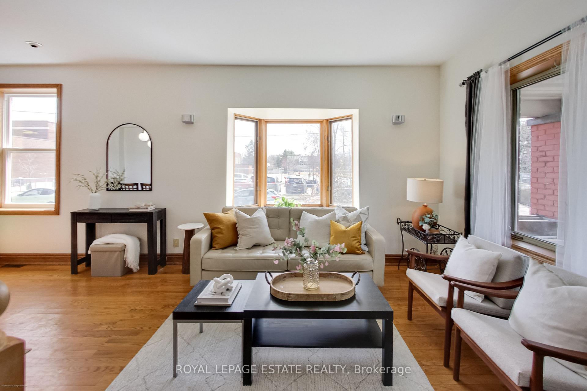 Photo 3 of 1 King Edward Avenue, Toronto, Woodbine-Lumsden — HOMEH