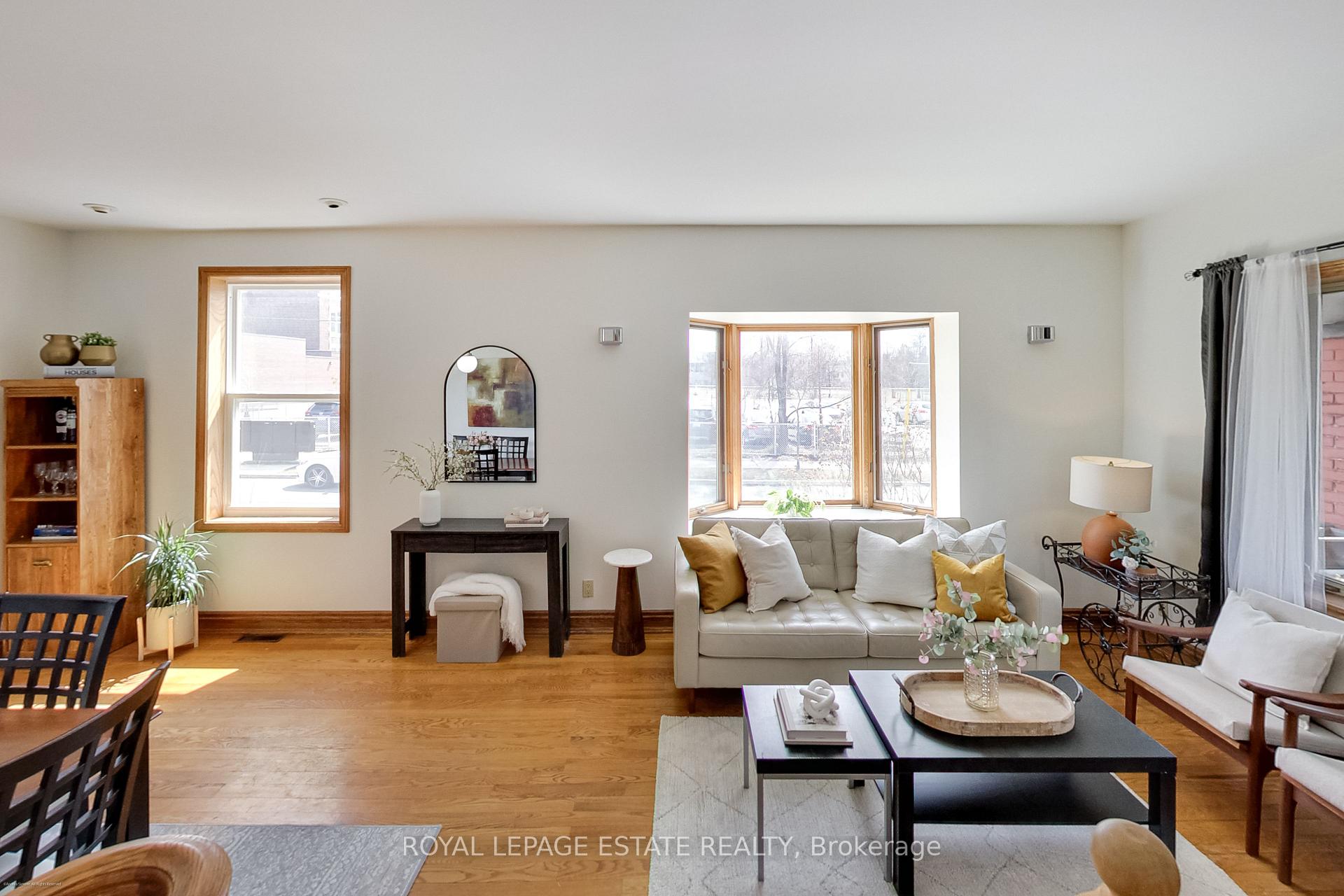 Photo 5 of 1 King Edward Avenue, Toronto, Woodbine-Lumsden — HOMEH