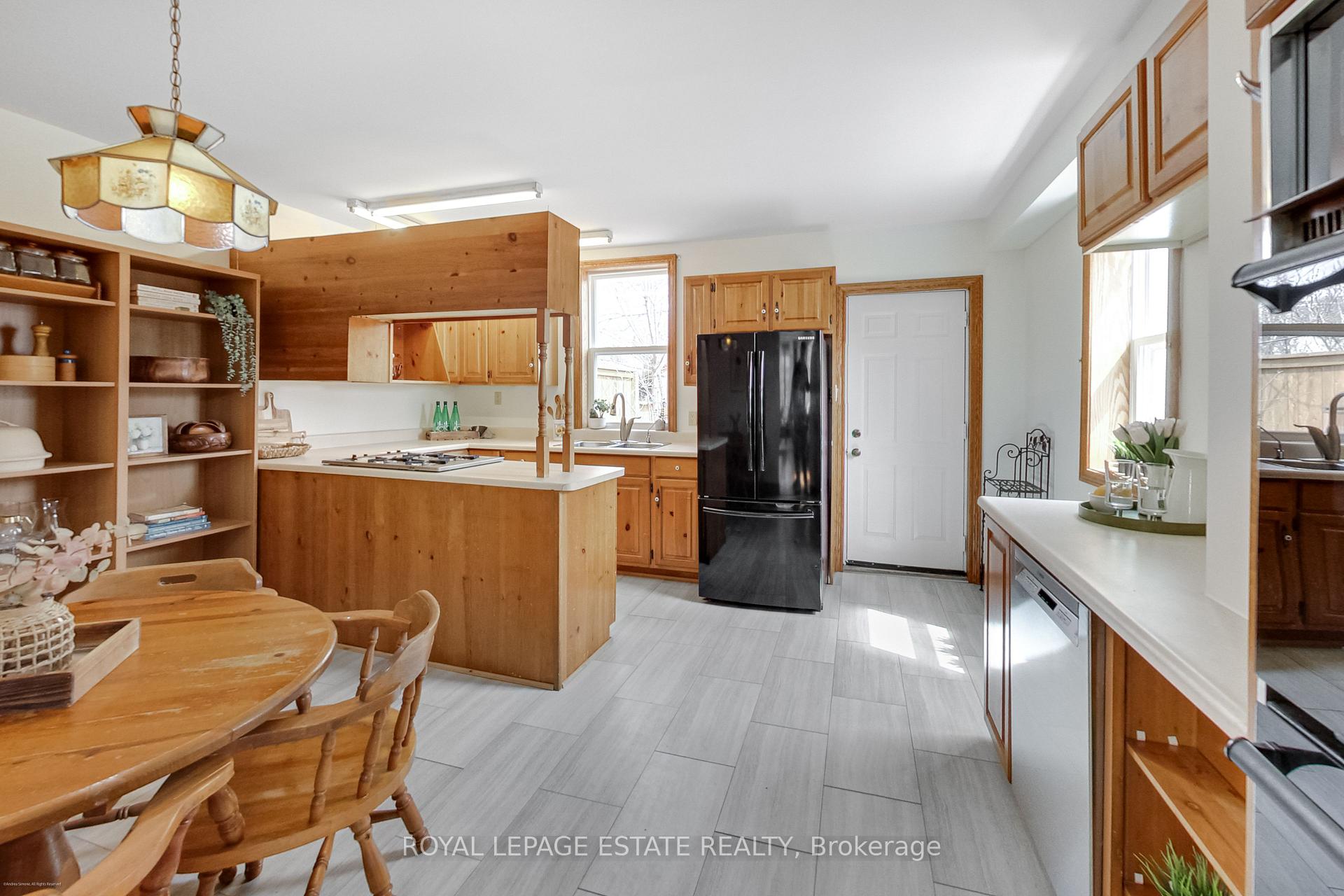 Photo 12 of 1 King Edward Avenue, Toronto, Woodbine-Lumsden — HOMEH