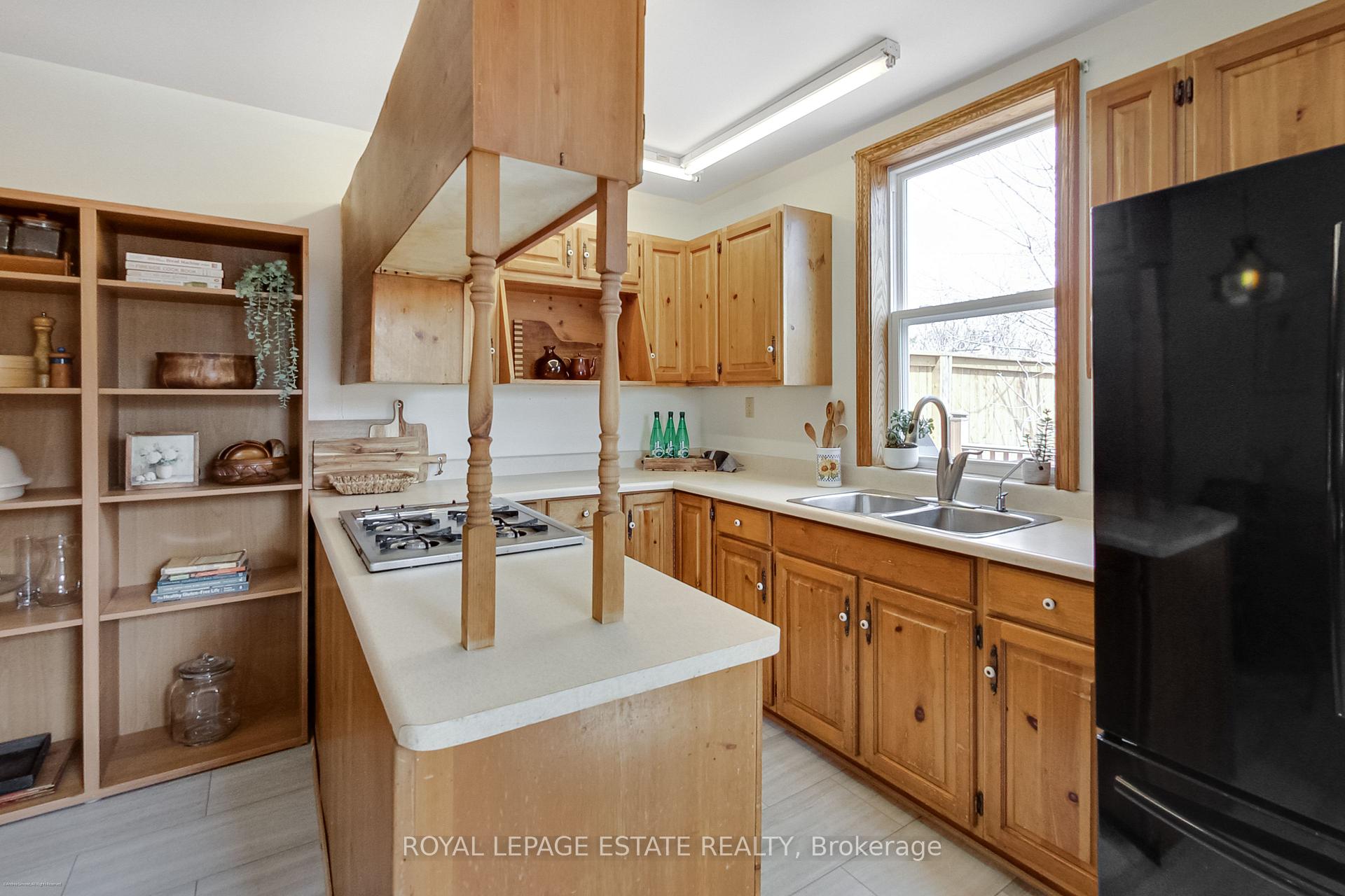 Photo 13 of 1 King Edward Avenue, Toronto, Woodbine-Lumsden — HOMEH
