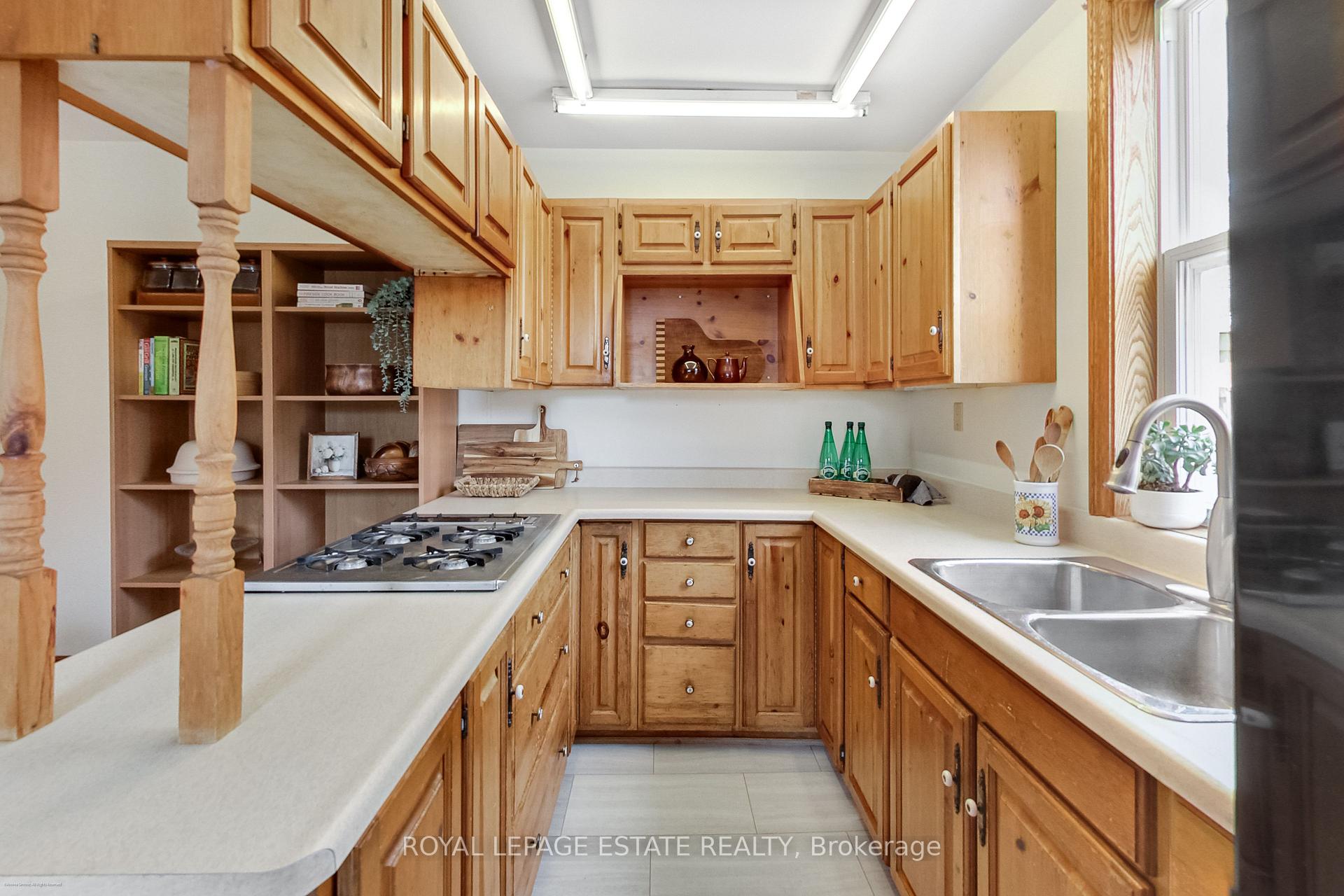 Photo 14 of 1 King Edward Avenue, Toronto, Woodbine-Lumsden — HOMEH