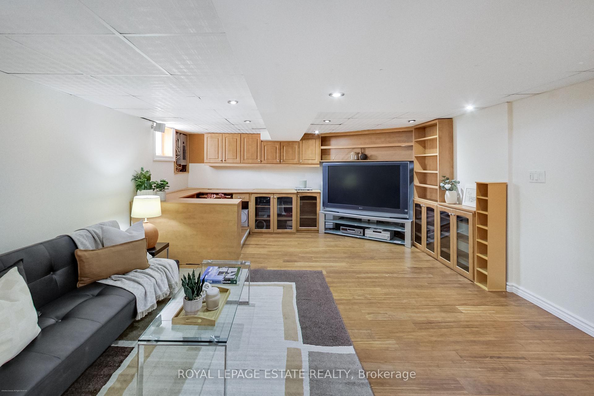 Photo 25 of 1 King Edward Avenue, Toronto, Woodbine-Lumsden — HOMEH
