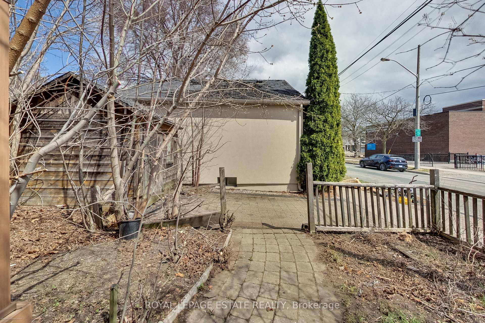 Photo 32 of 1 King Edward Avenue, Toronto, Woodbine-Lumsden — HOMEH