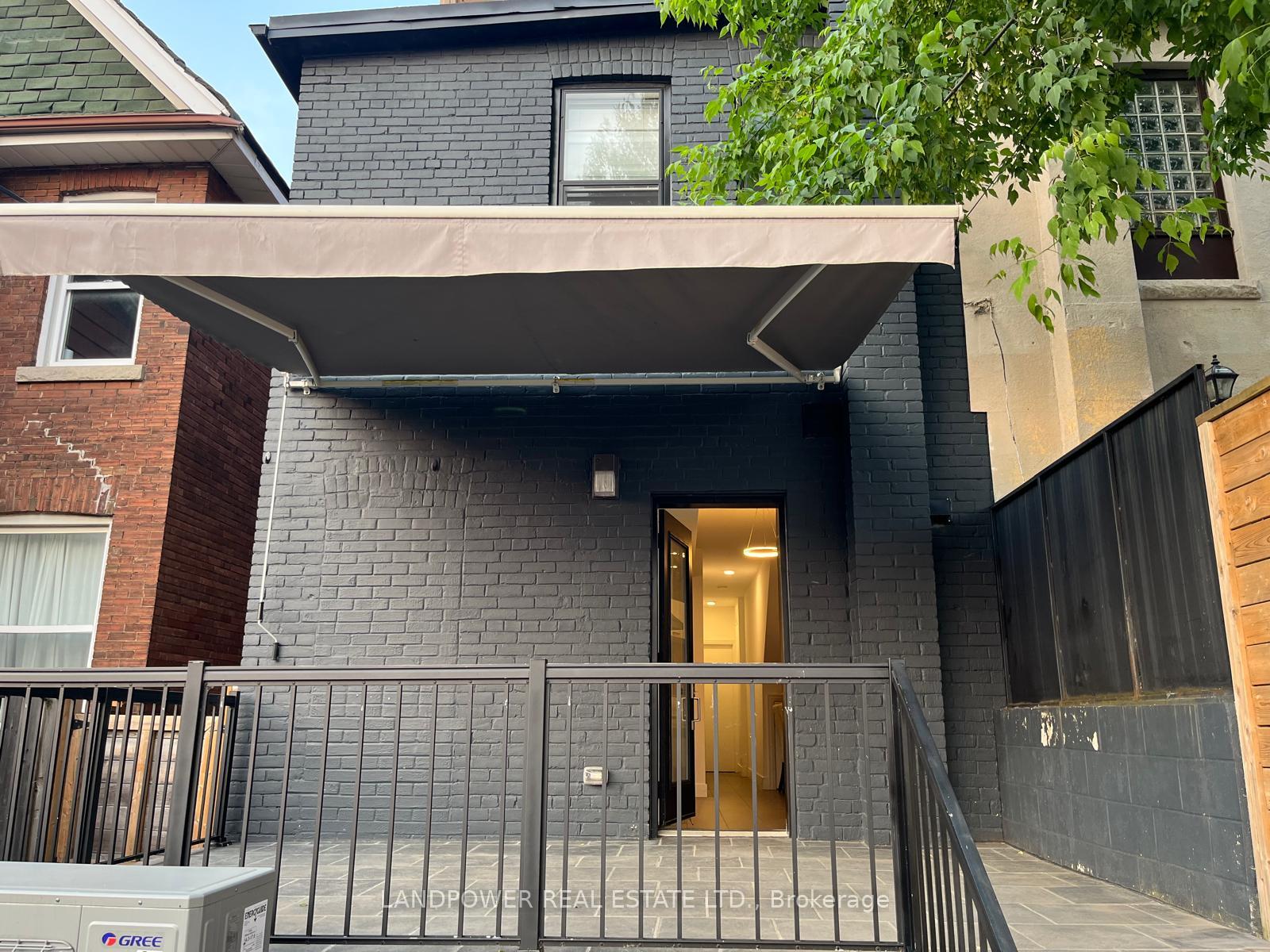 Photo 2 of Unit Main, 236 Grace Street, Toronto, Palmerston-Little Italy — HOMEH