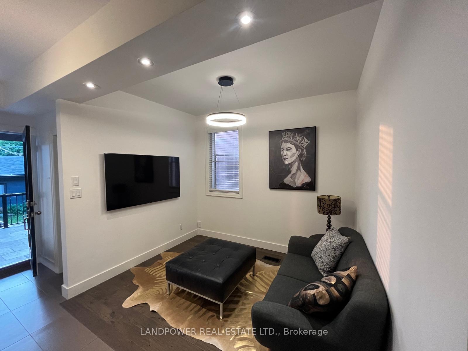 Photo 7 of Unit Main, 236 Grace Street, Toronto, Palmerston-Little Italy — HOMEH