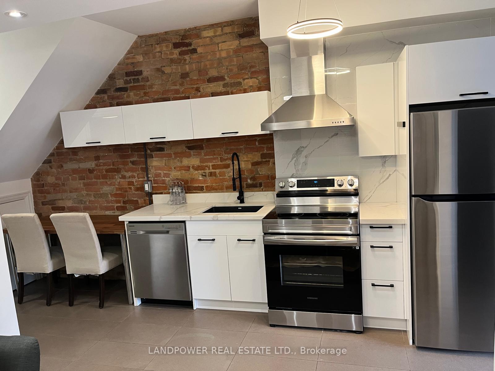 Photo 9 of Unit Main, 236 Grace Street, Toronto, Palmerston-Little Italy — HOMEH