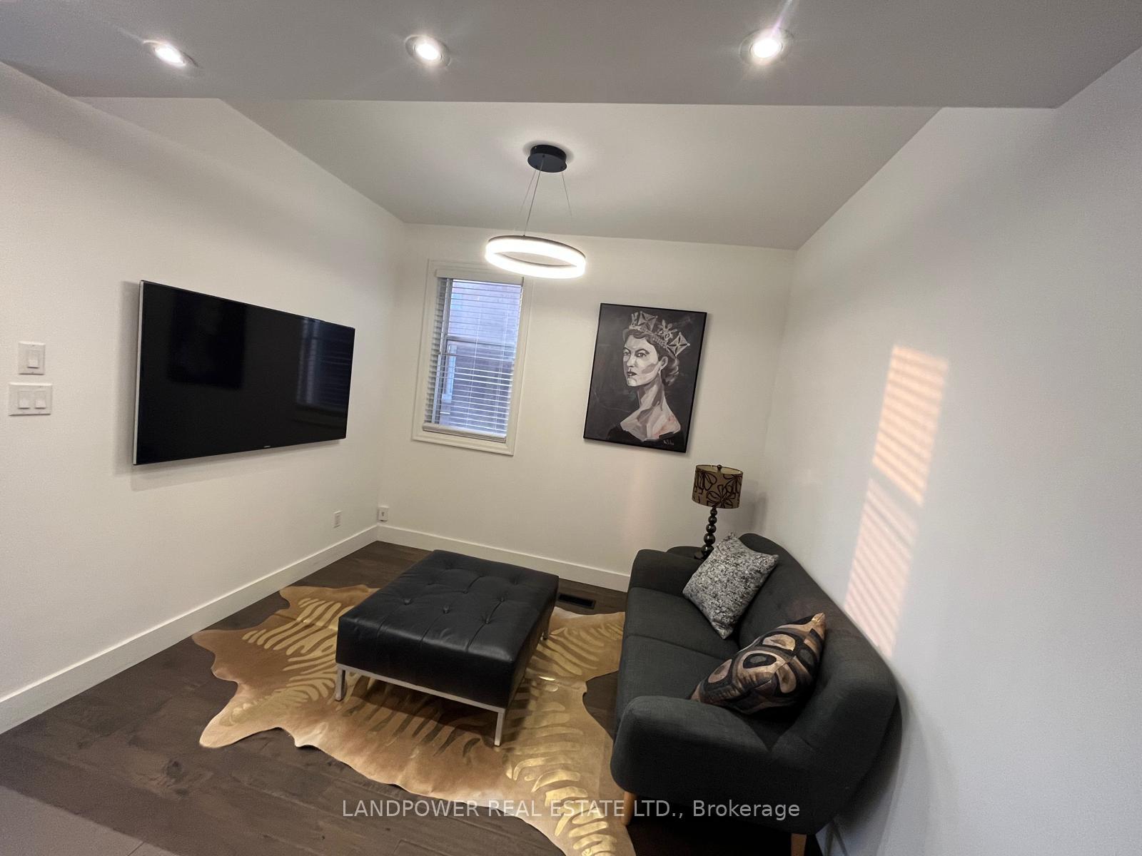 Photo 10 of Unit Main, 236 Grace Street, Toronto, Palmerston-Little Italy — HOMEH