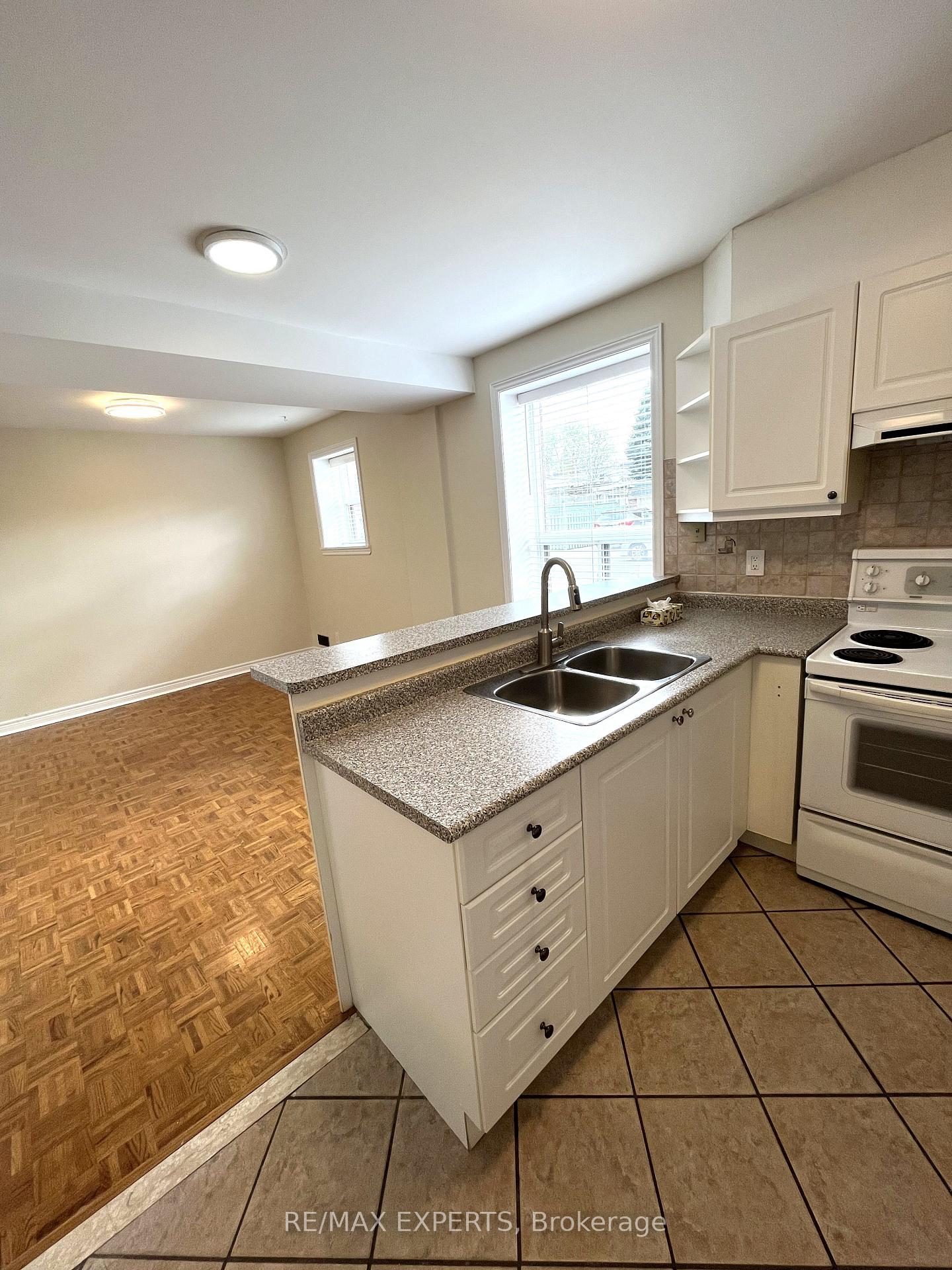 Photo 10 of 287 Sammon Avenue, Toronto, Danforth Village-East York — HOMEH