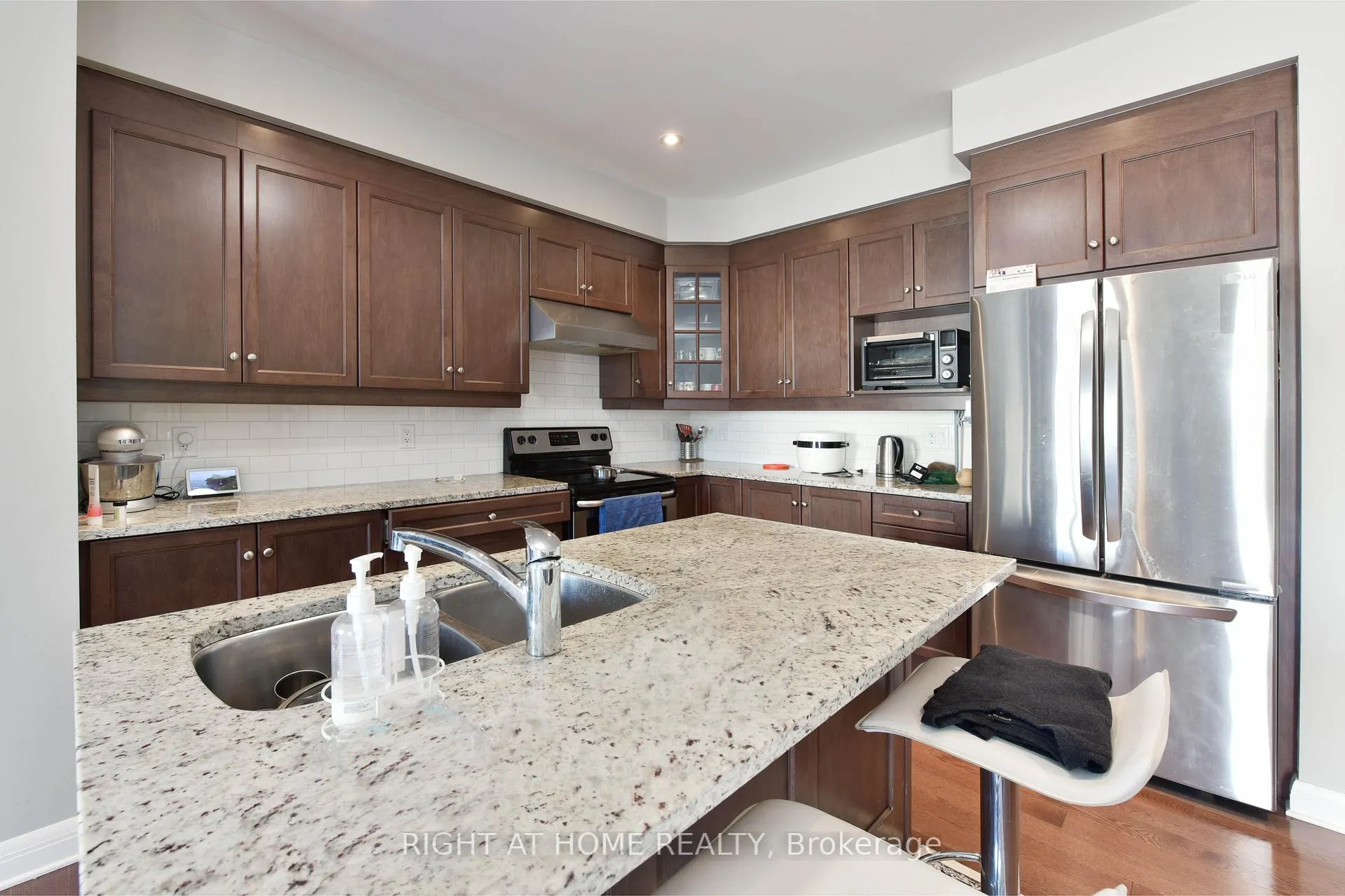Photo 7 of 77 Arkose Street, Ottawa, Kanata - Kanata Lakes/Heritage Hills — HOMEH
