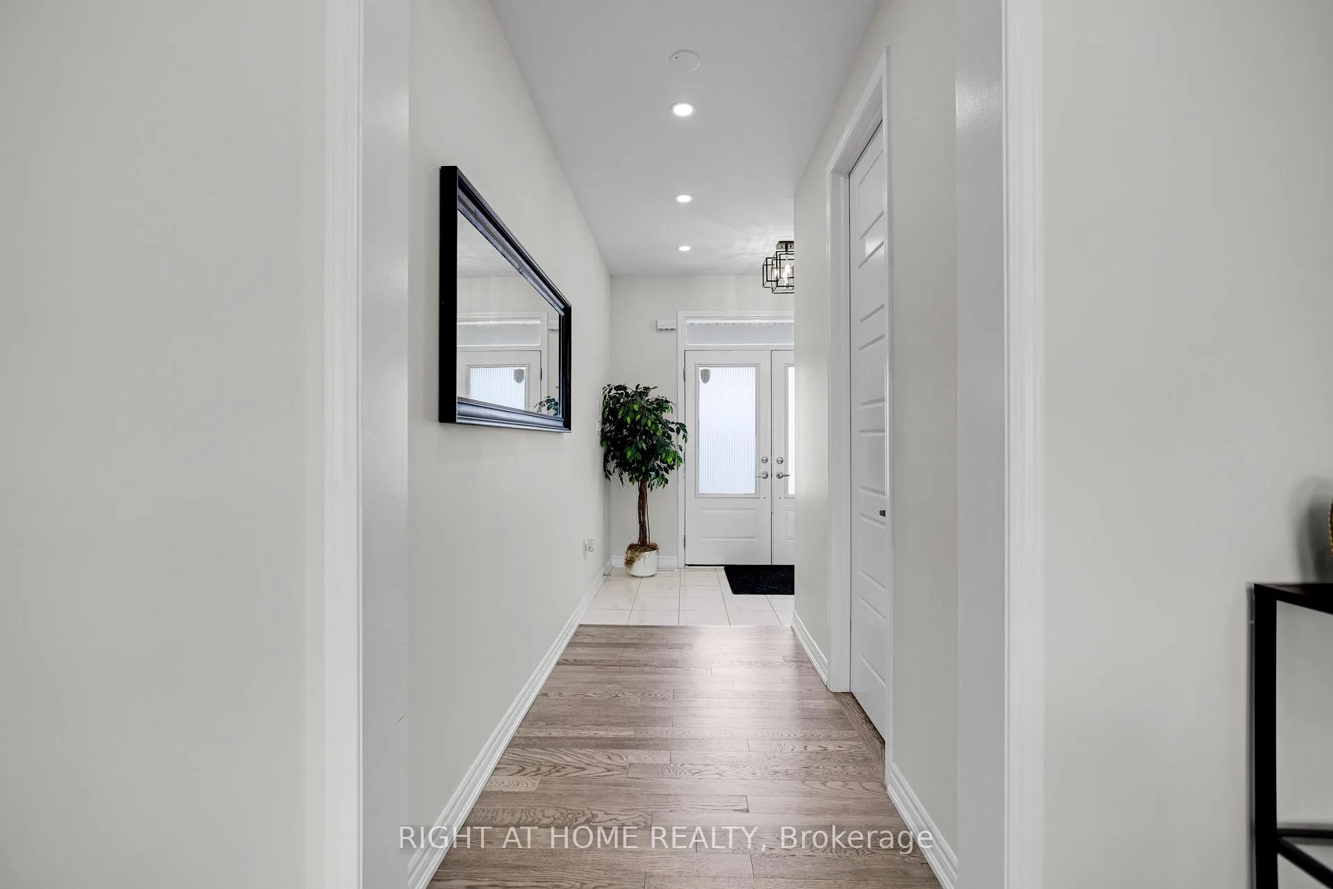Photo 6 of 849 Aspen Terrace, Milton, Cobban — HOMEH
