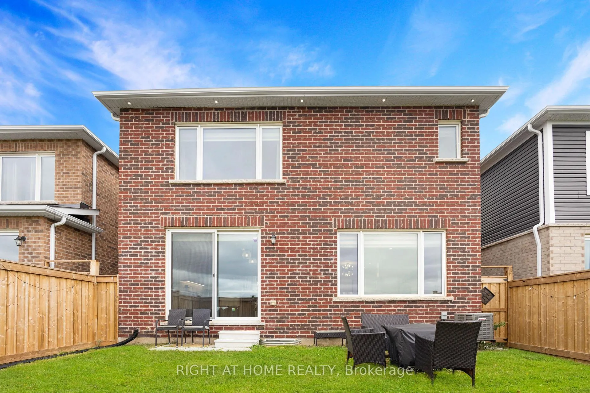 Photo 29 of 849 Aspen Terrace, Milton, Cobban — HOMEH