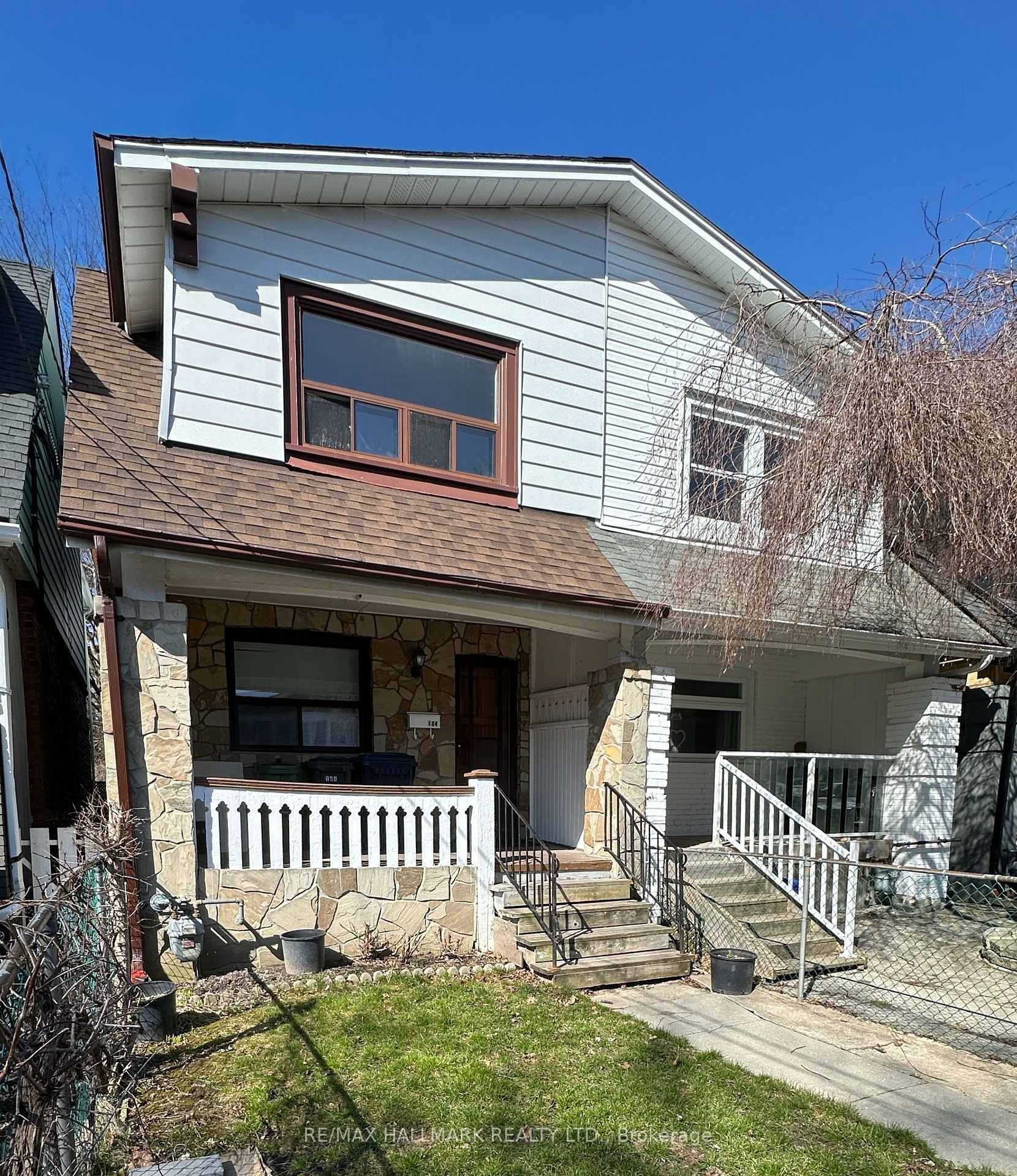 Front of 104 Woodfield Road