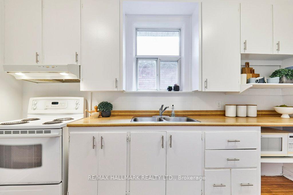 Photo 12 of 46 Epsom Avenue, Toronto, Woodbine-Lumsden — HOMEH