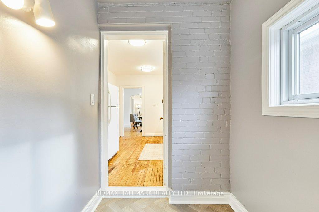 Photo 24 of 46 Epsom Avenue, Toronto, Woodbine-Lumsden — HOMEH
