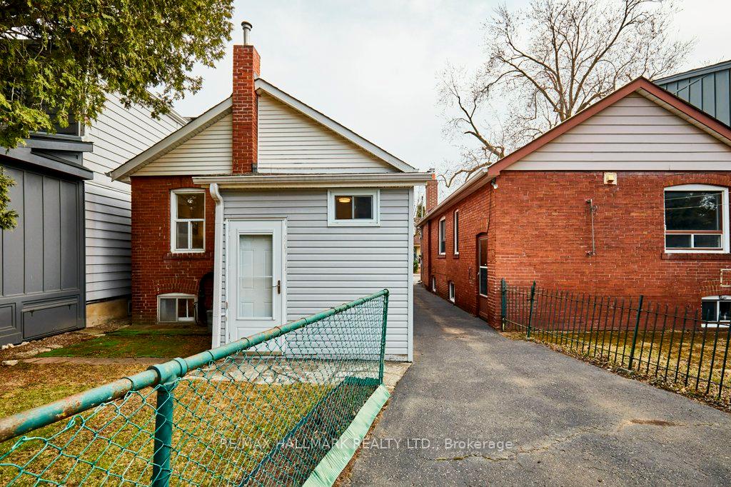 Photo 32 of 46 Epsom Avenue, Toronto, Woodbine-Lumsden — HOMEH