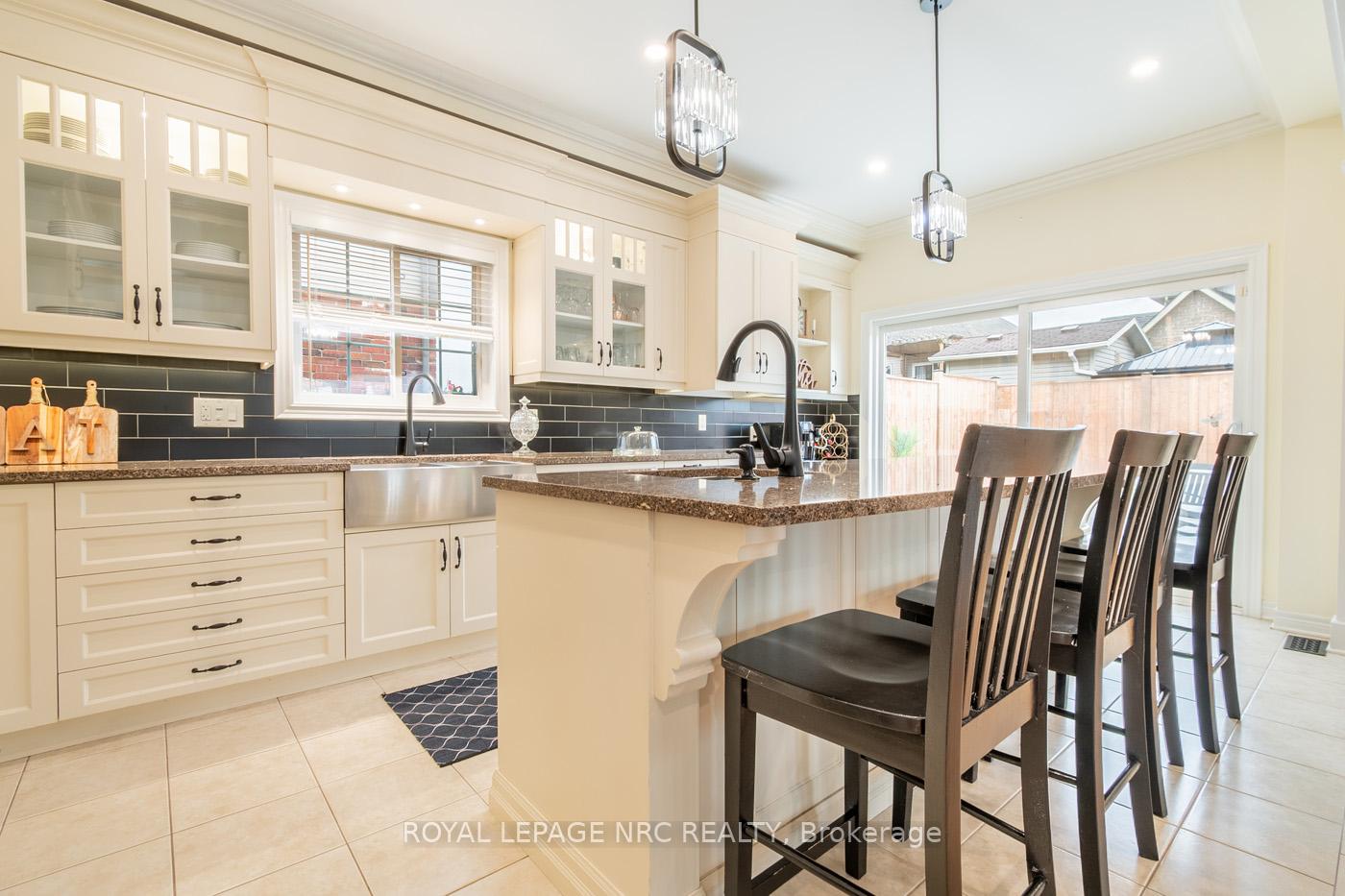 Photo 11 of 168 Tuliptree Road, Thorold, Confederation Heights — HOMEH