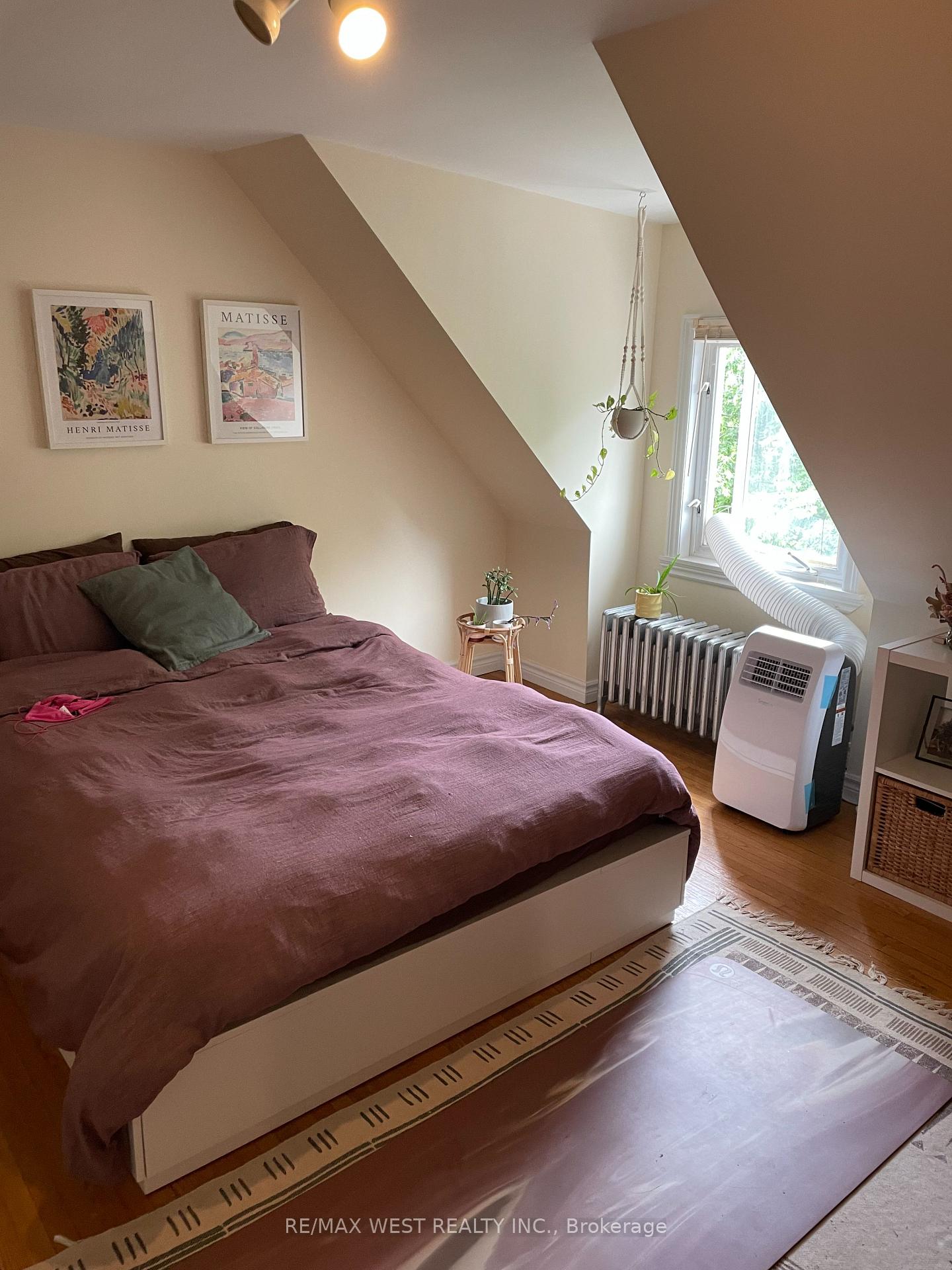 Photo 3 of Unit 2nd/3rd Flr, 60 Concord Avenue, Toronto, Palmerston-Little Italy — HOMEH