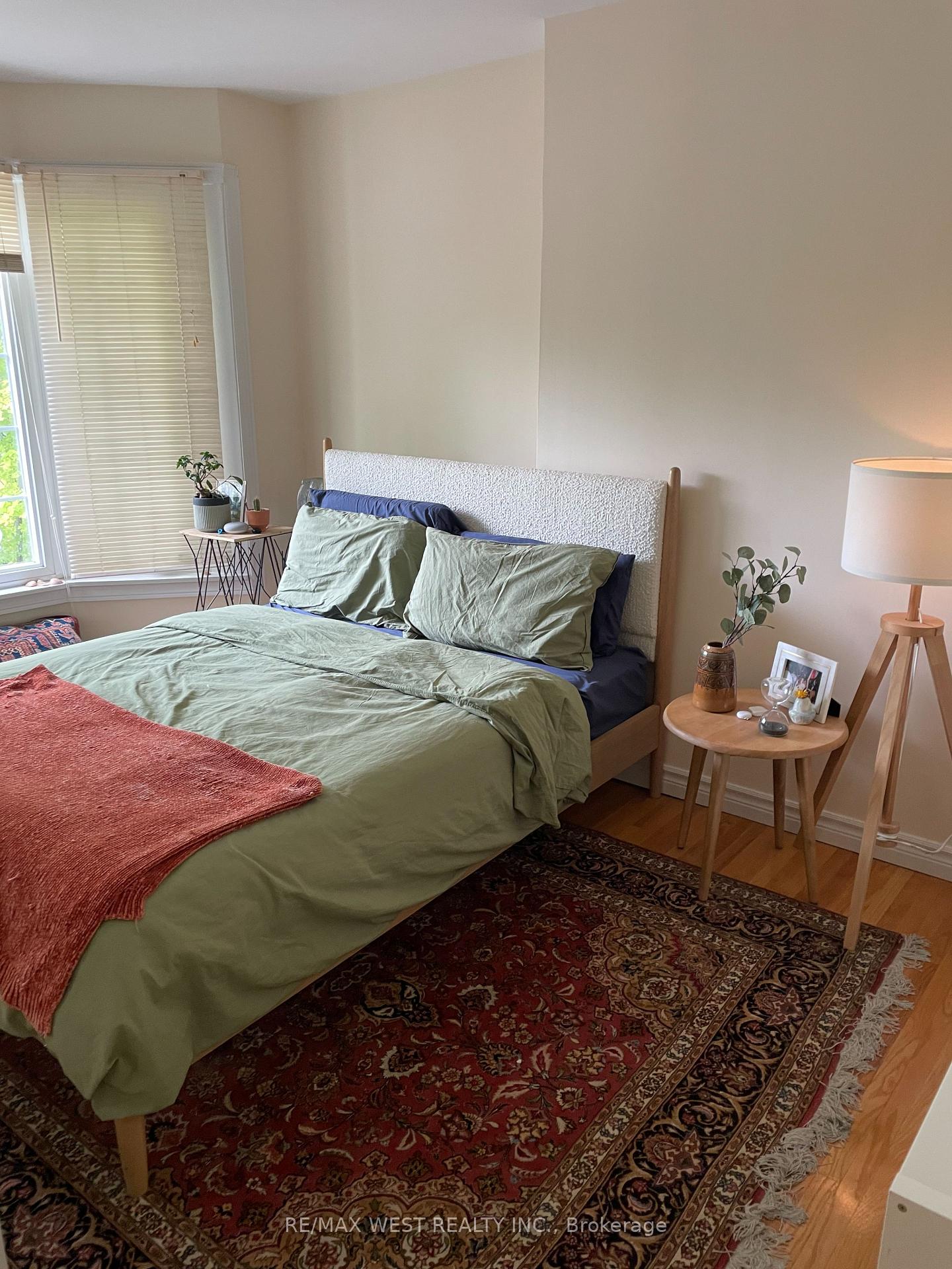 Photo 8 of Unit 2nd/3rd Flr, 60 Concord Avenue, Toronto, Palmerston-Little Italy — HOMEH