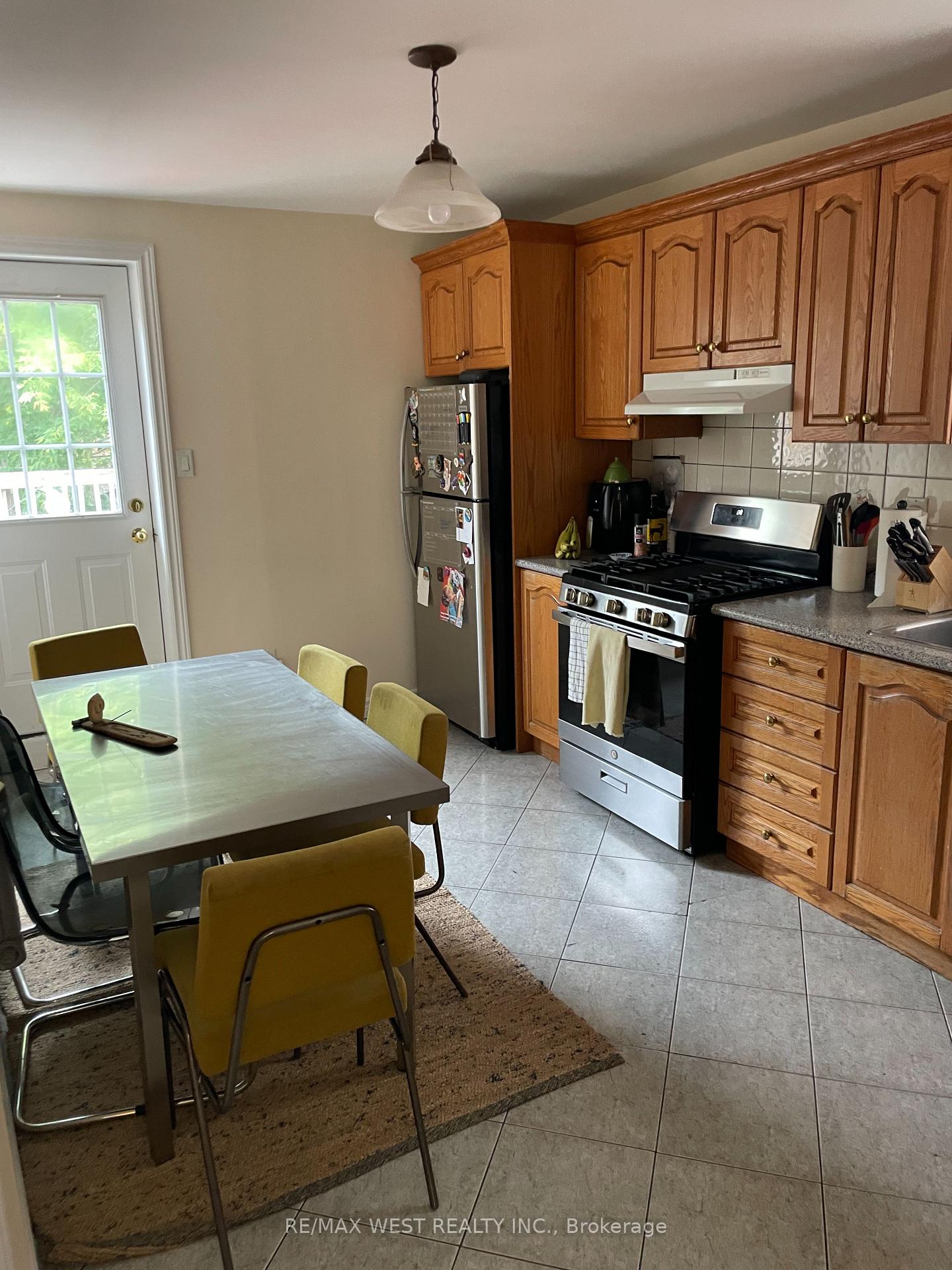 Photo 18 of Unit 2nd/3rd Flr, 60 Concord Avenue, Toronto, Palmerston-Little Italy — HOMEH