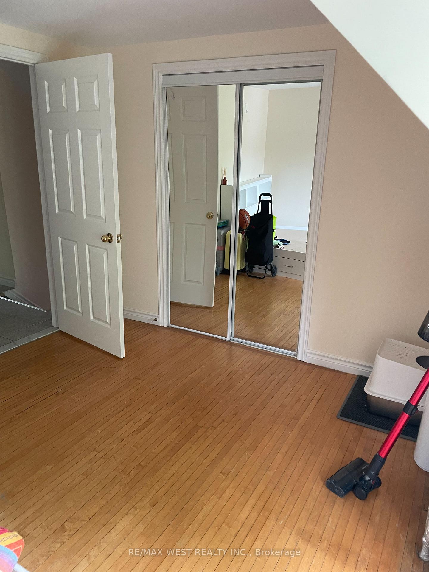 Photo 24 of Unit 2nd/3rd Flr, 60 Concord Avenue, Toronto, Palmerston-Little Italy — HOMEH