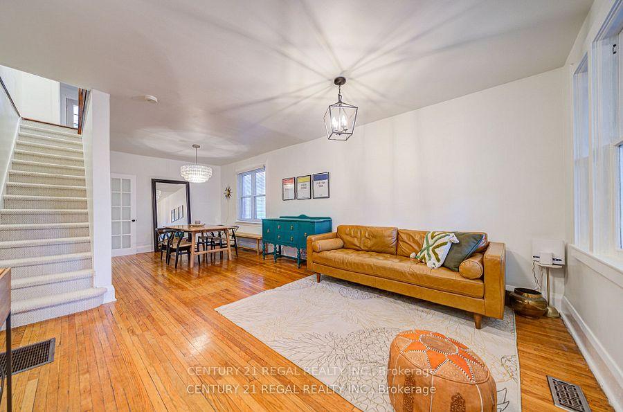 Photo 2 of 102 Frater Avenue, Toronto, East York — HOMEH