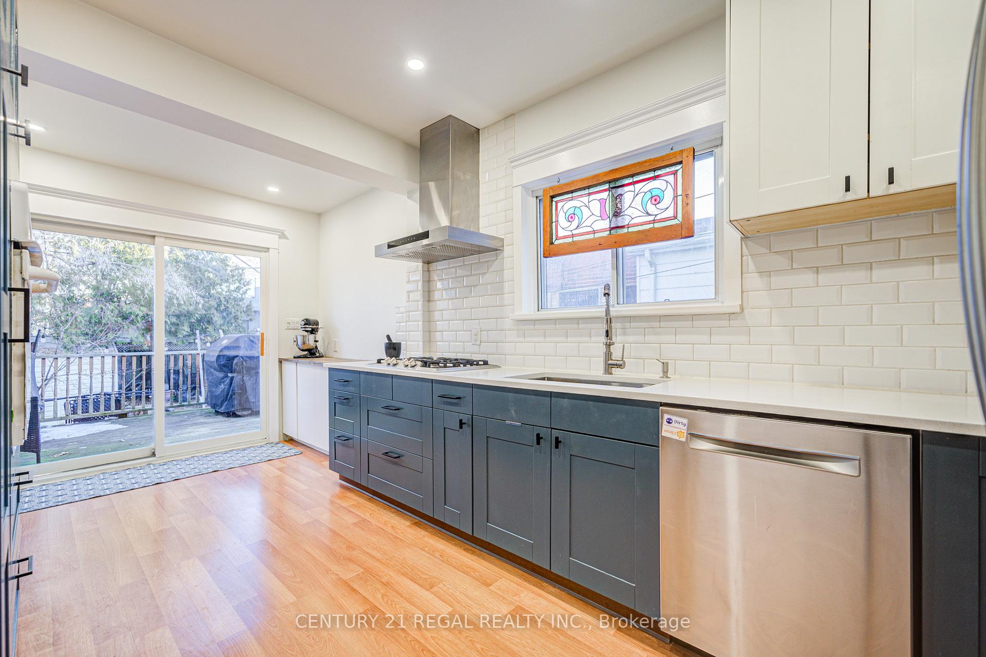 Photo 7 of 102 Frater Avenue, Toronto, East York — HOMEH