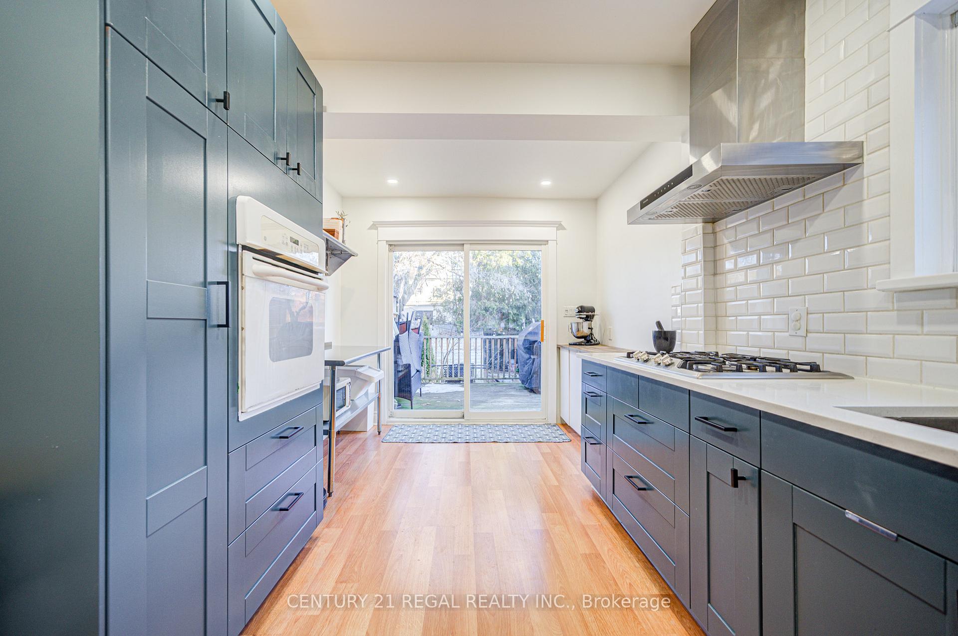 Photo 8 of 102 Frater Avenue, Toronto, East York — HOMEH