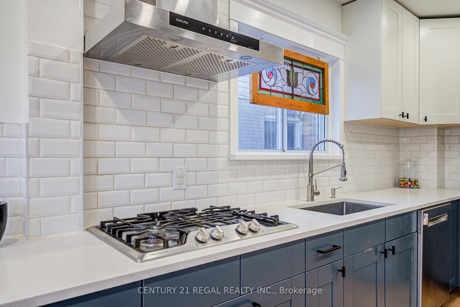 Photo 11 of 102 Frater Avenue, Toronto, East York — HOMEH